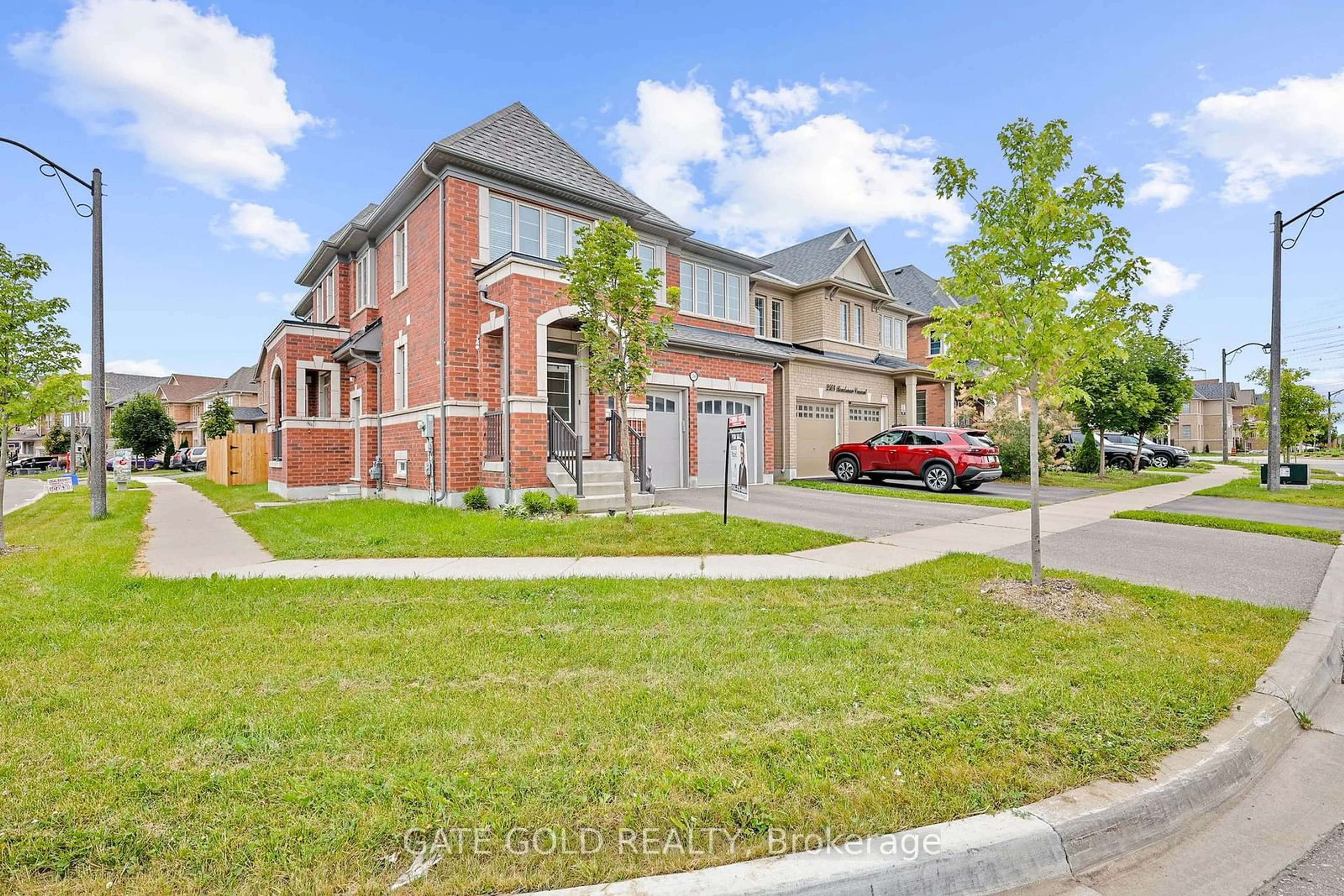 Frontside or backside of a home, the street view for 2560 Bandsman Cres, Oshawa Ontario L1L 0M2