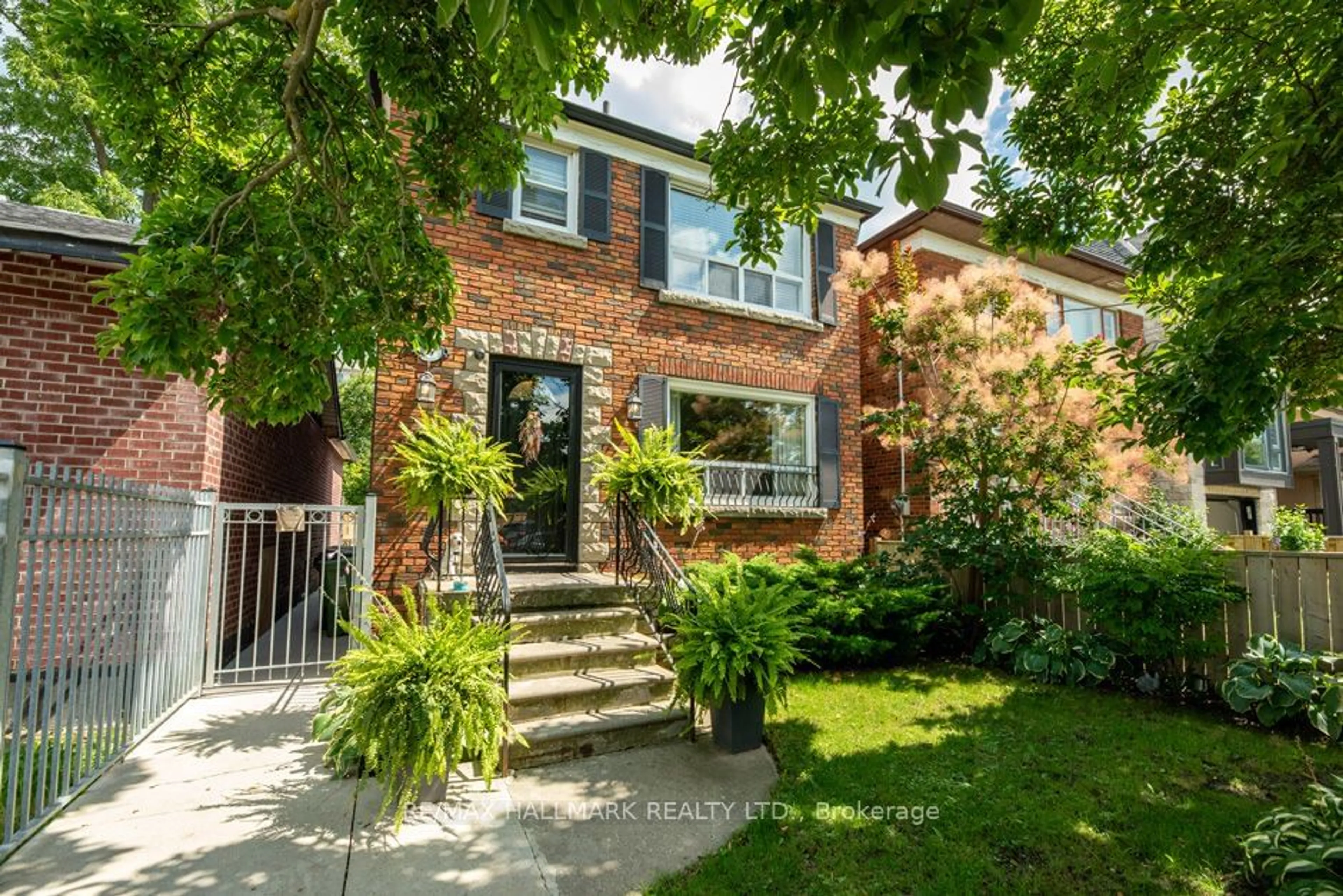 Home with brick exterior material for 77 Mcintosh St, Toronto Ontario M1N 3Y6