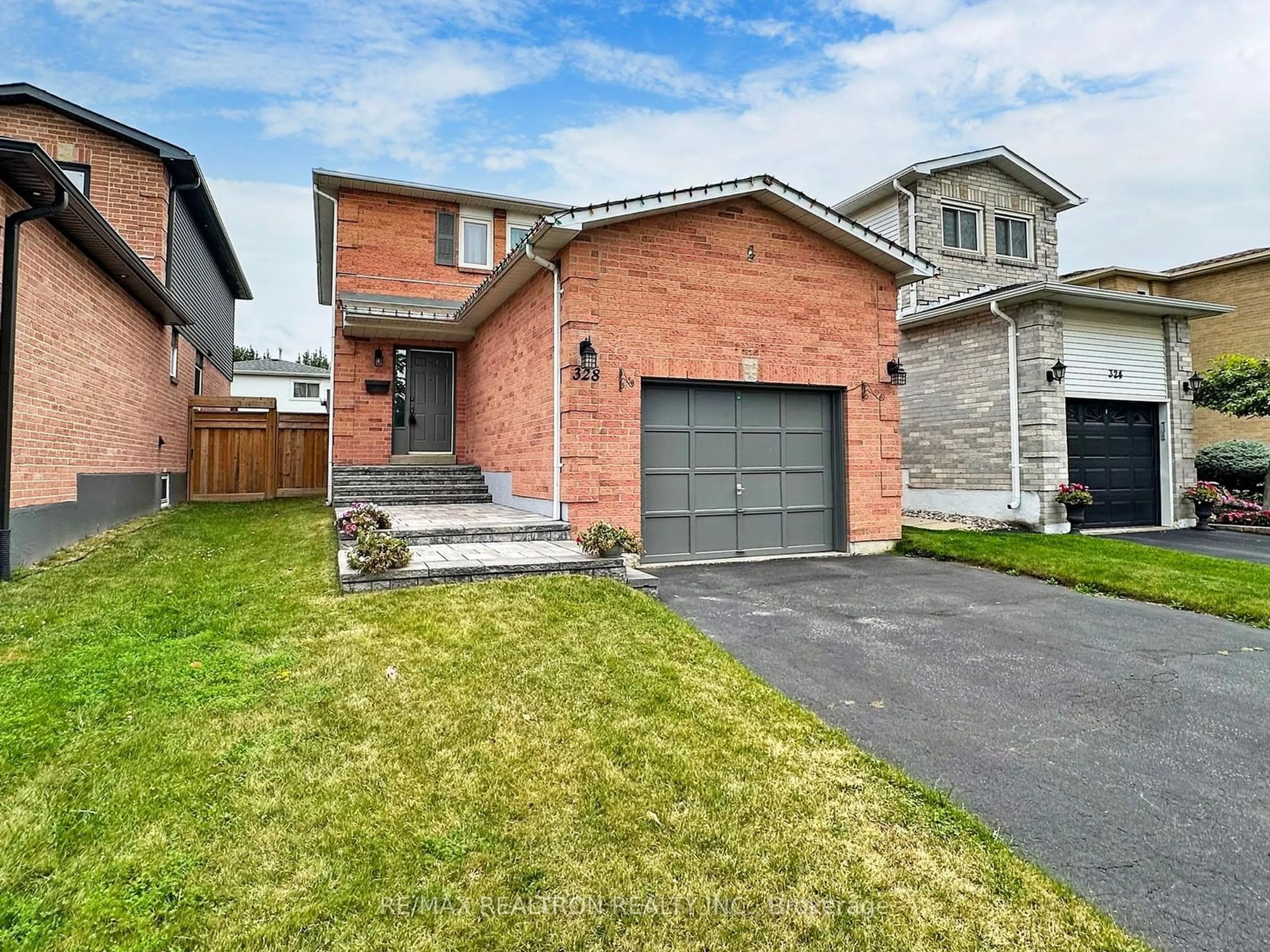 Frontside or backside of a home for 328 Bristol Cres, Oshawa Ontario L1J 8J6