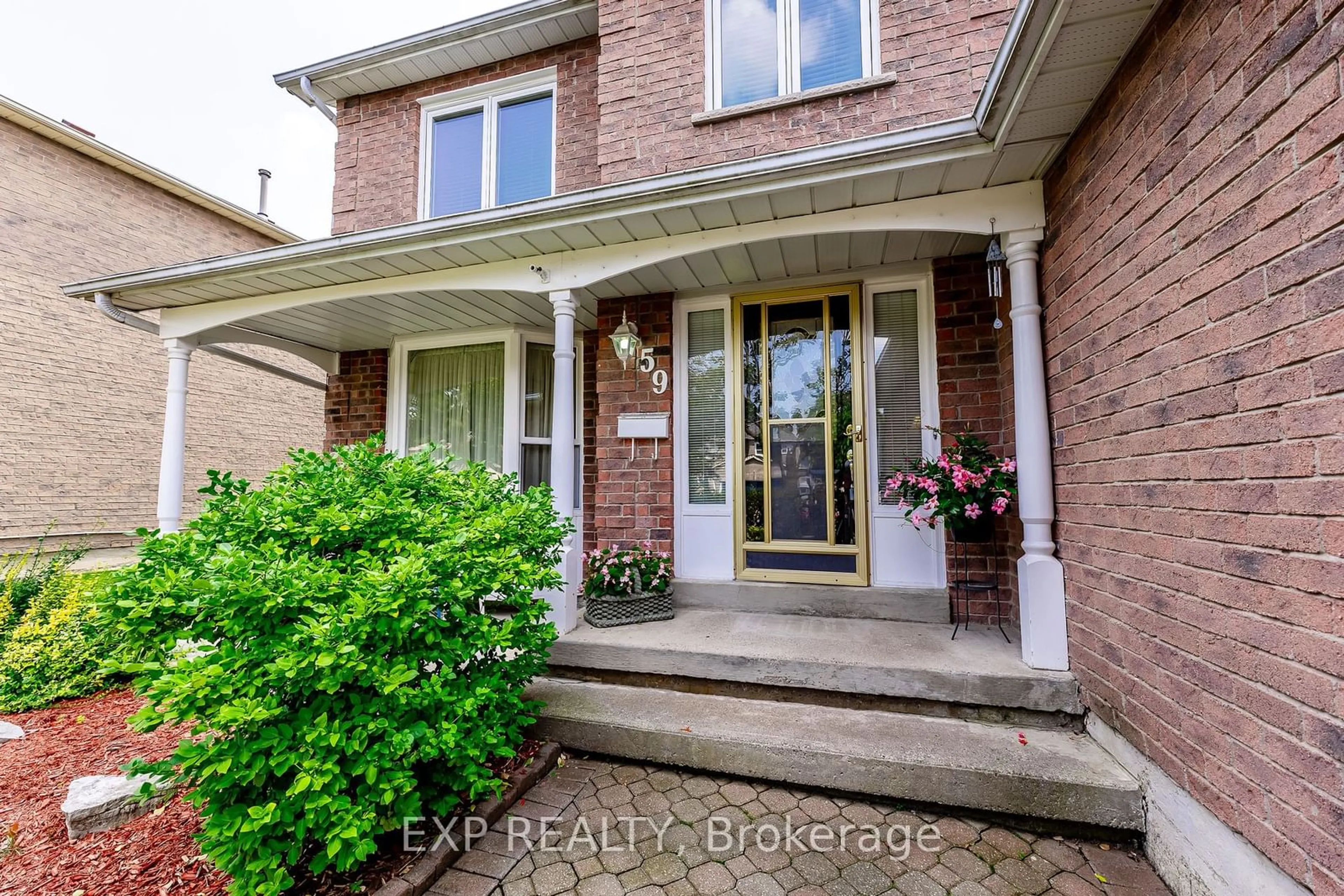 Home with brick exterior material for 59 Glen Dhu Dr, Whitby Ontario L1R 1K4