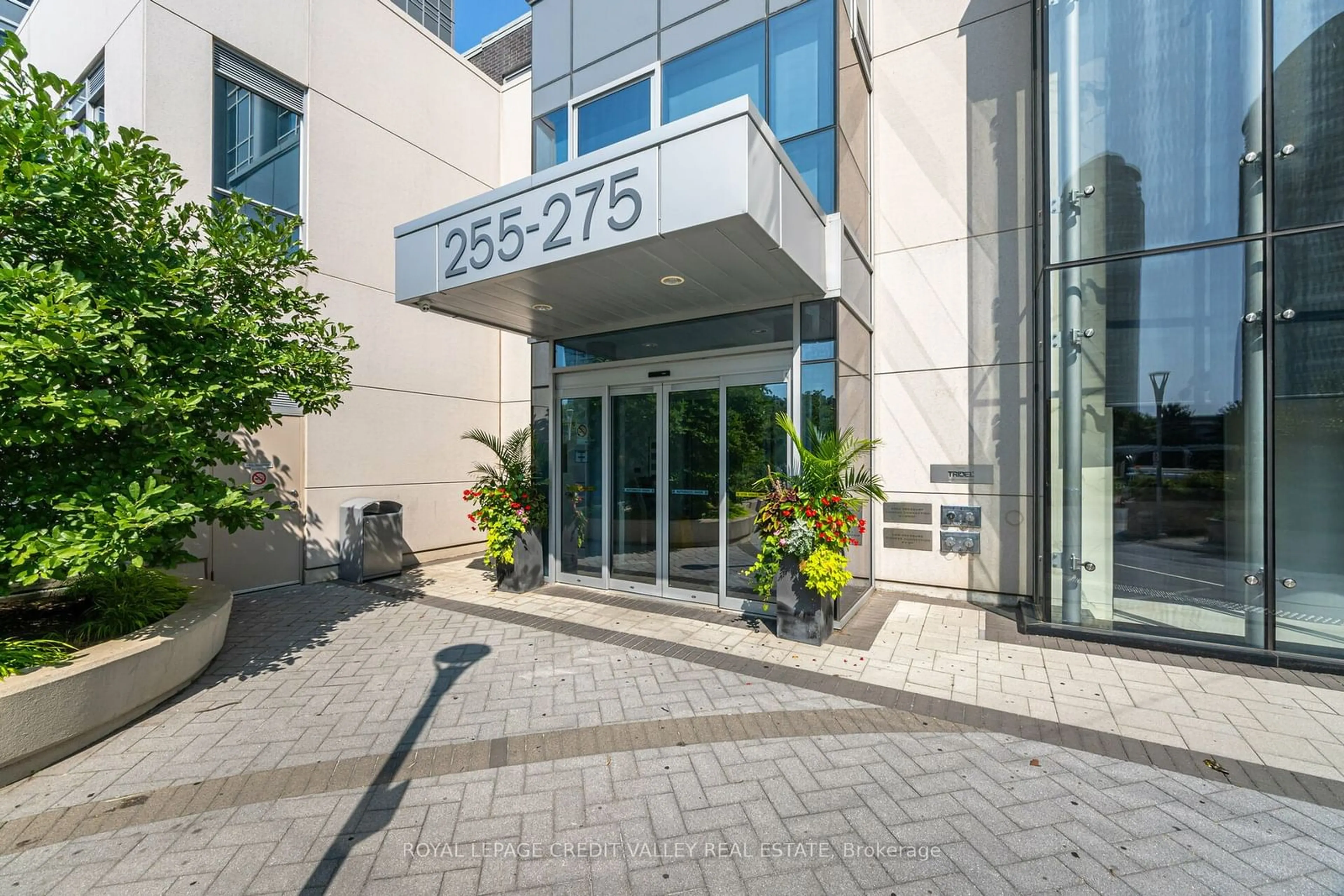 Indoor foyer for 255 Village Green Sq #1307, Toronto Ontario M1S 0L7