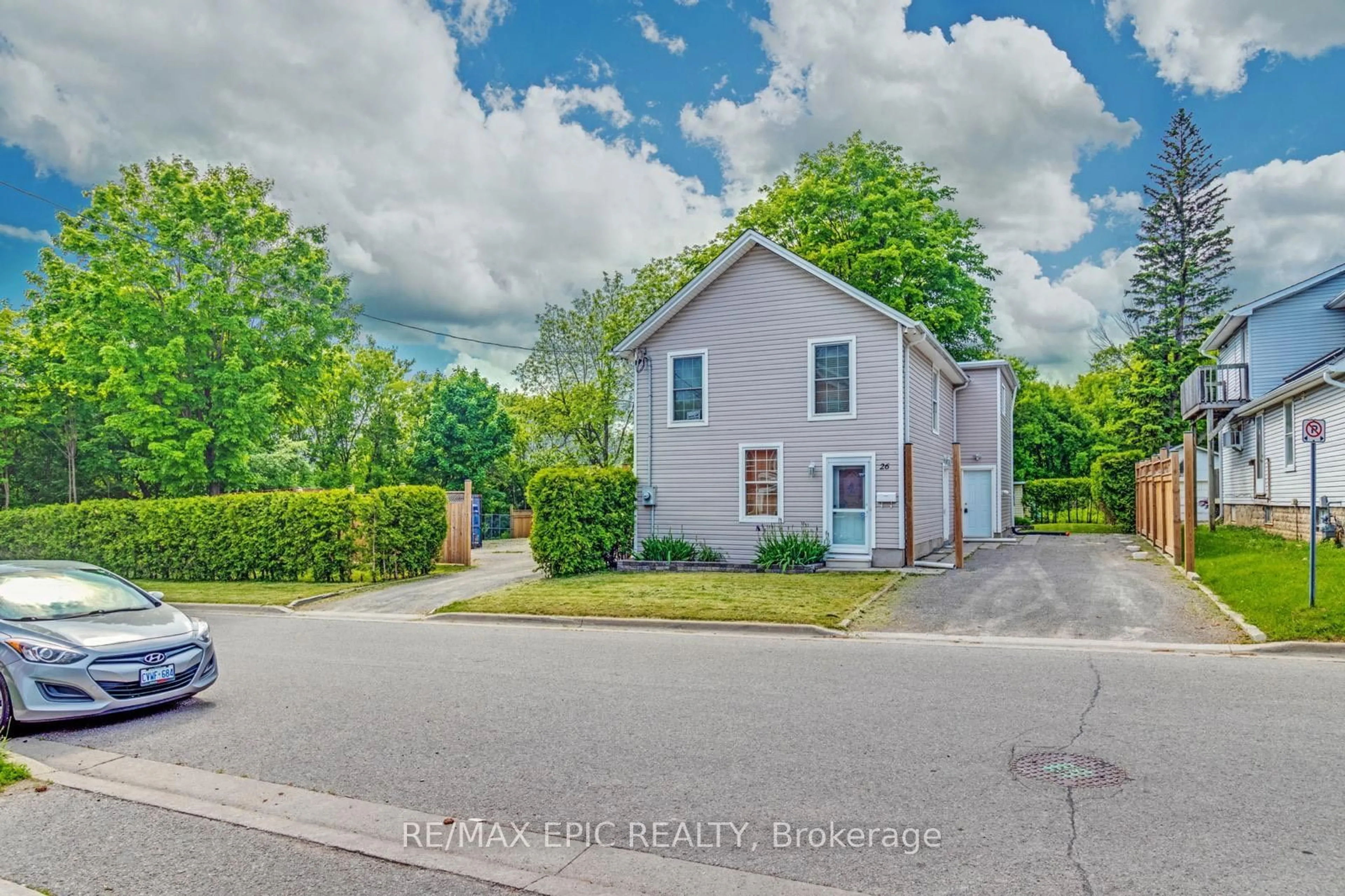 A pic from exterior of the house or condo, the street view for 26 Whiting Ave, Oshawa Ontario L1H 3T3