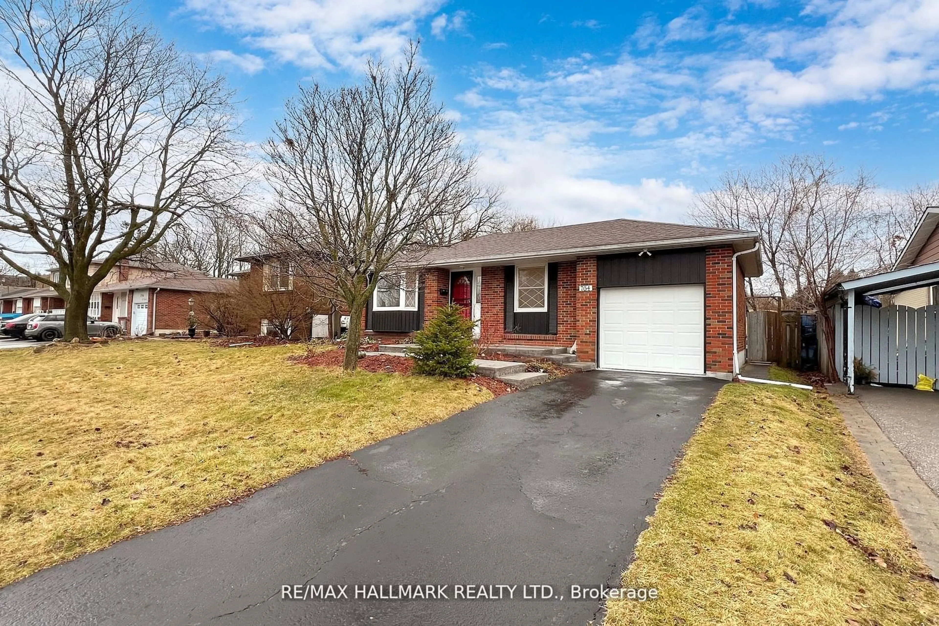 Home with brick exterior material for 764 Hillcrest Rd, Pickering Ontario L1W 2P4