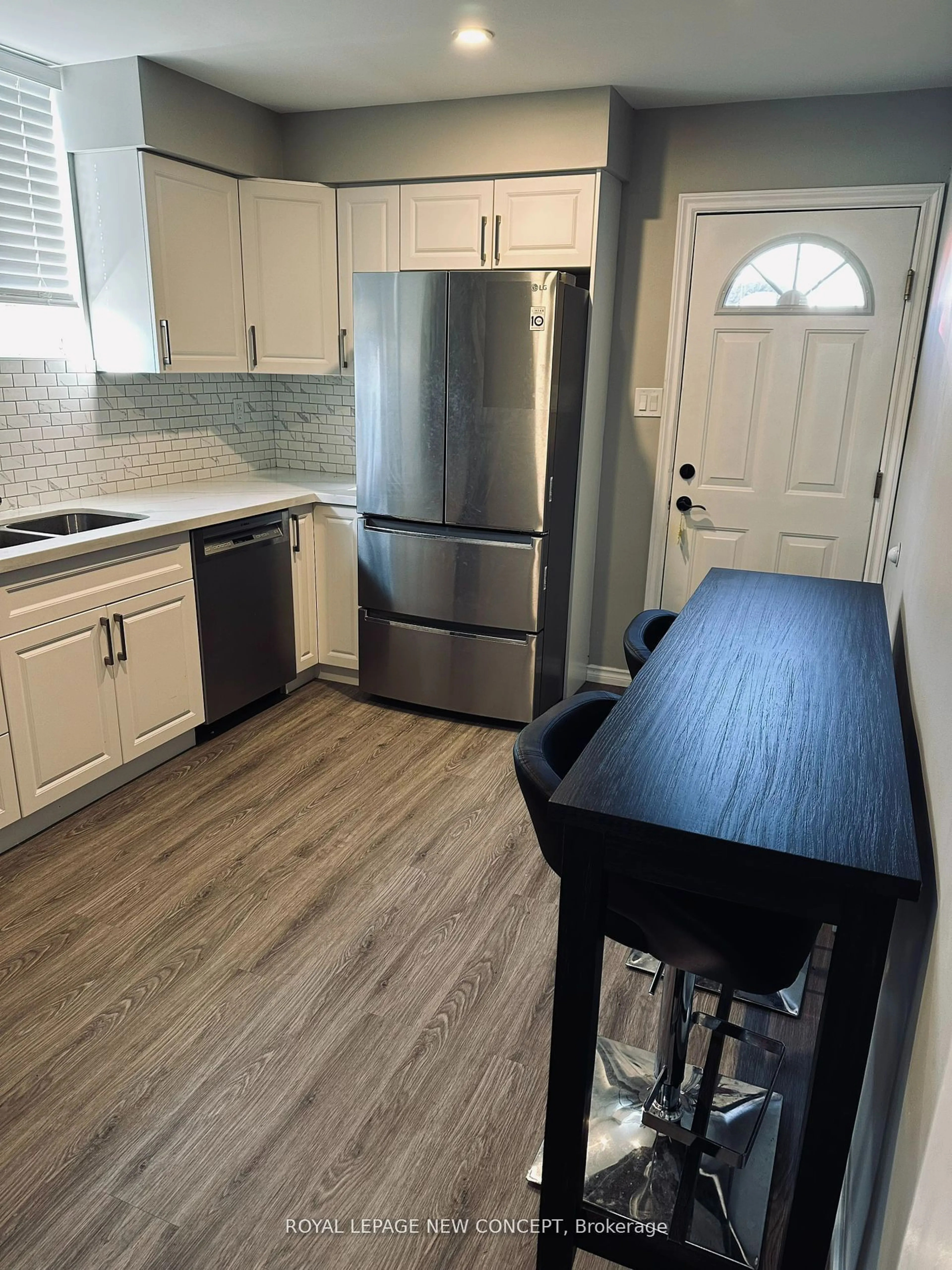 Standard kitchen, wood floors for 580 Digby Ave, Oshawa Ontario L1G 1W6