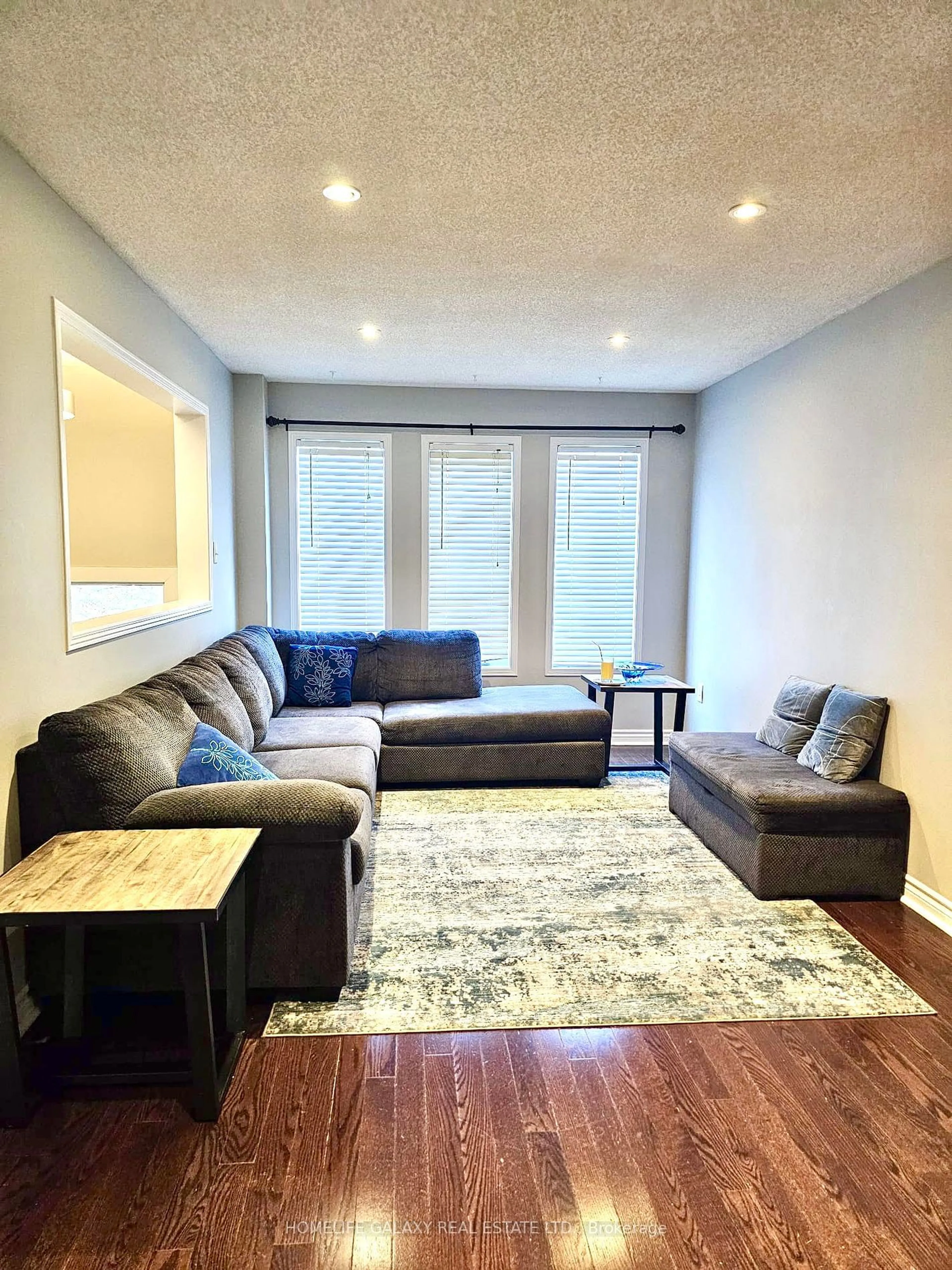 Living room for 41 Kilsyth Dr, Toronto Ontario M1C 5A9