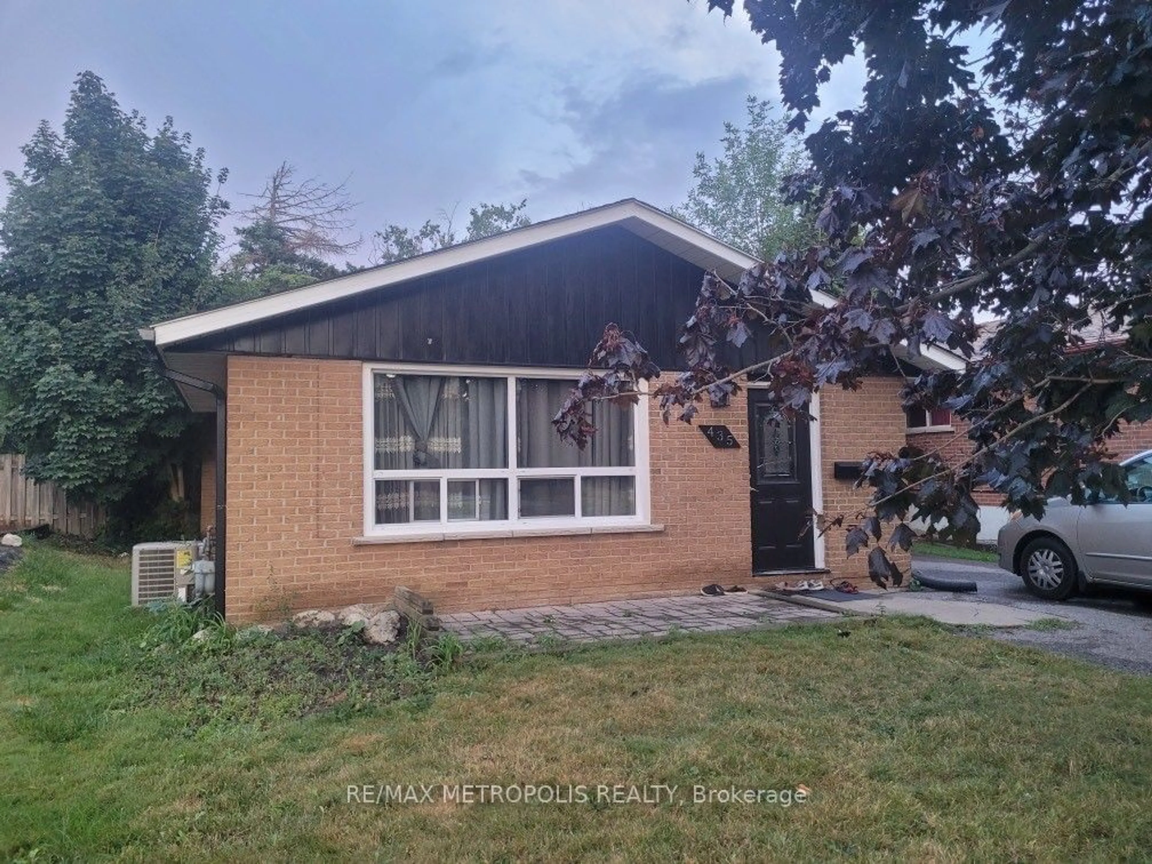 Frontside or backside of a home for 435 Wilson Rd, Oshawa Ontario L1G 6E8