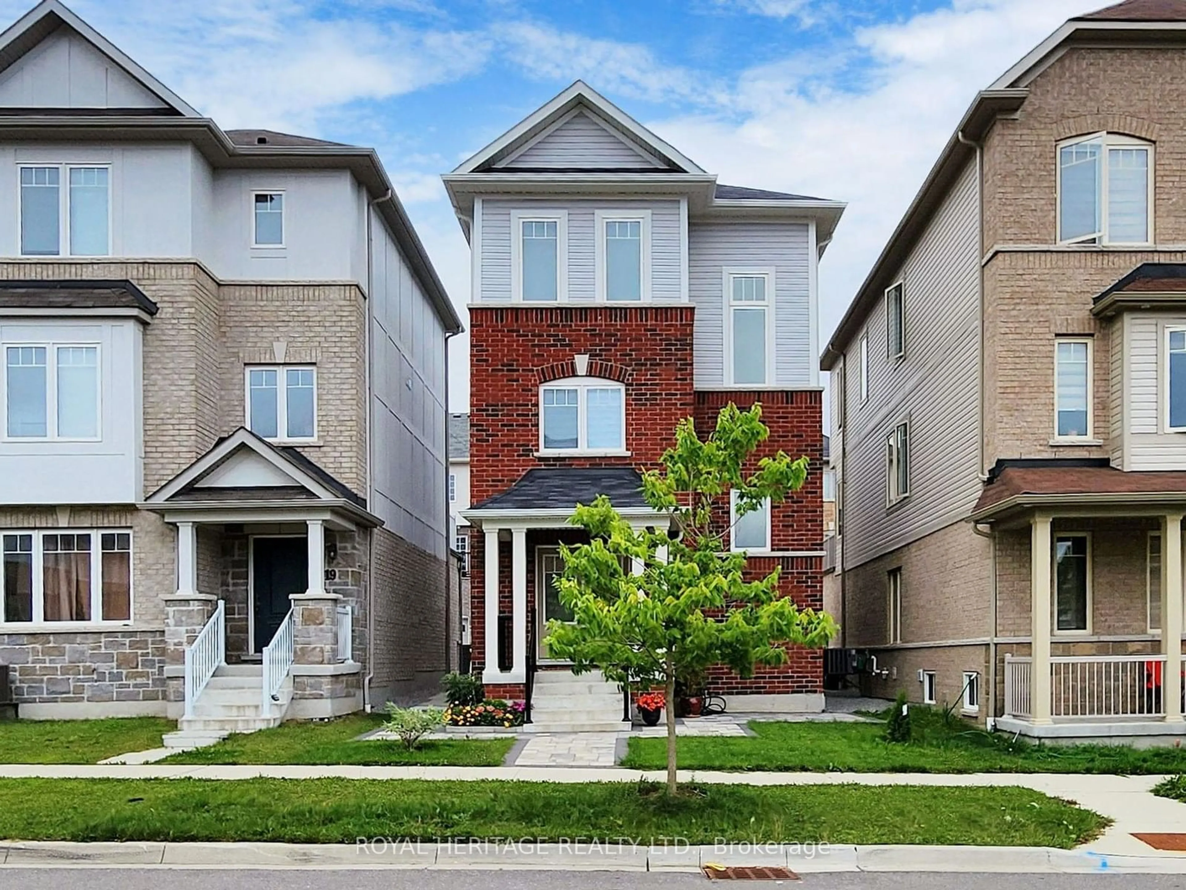 Frontside or backside of a home for 17 Devineridge Ave, Ajax Ontario L1Z 0T1