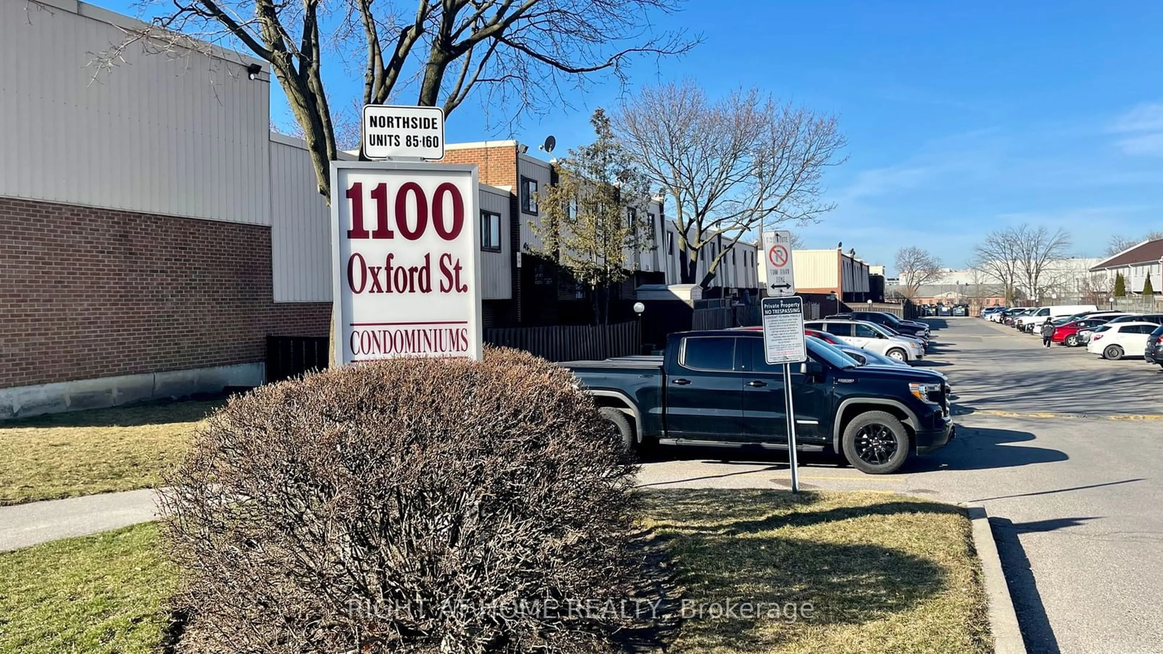 A pic from exterior of the house or condo for 1100 Oxford St #124, Oshawa Ontario L1J 6G4