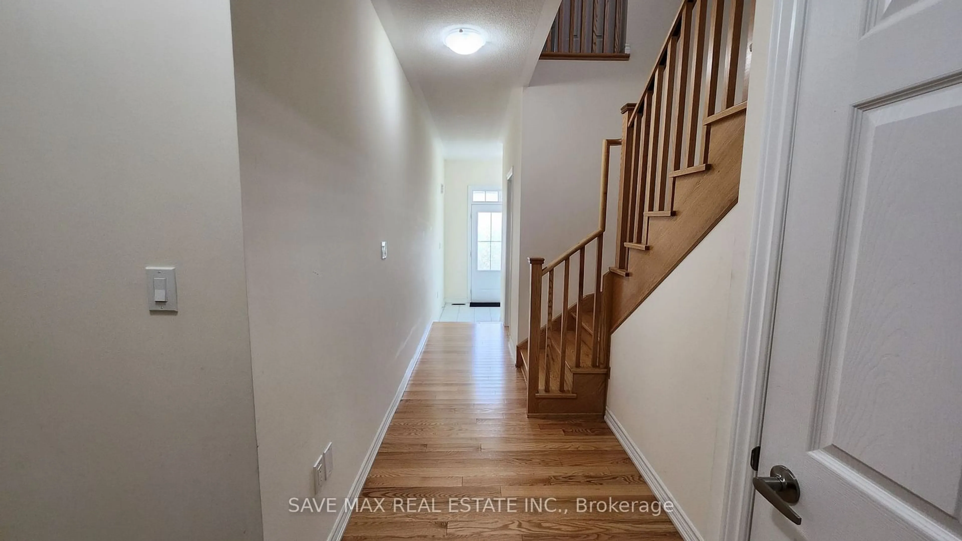 Stairs for 263 Fleetwood Dr Dr, Oshawa Ontario L1K 3E8