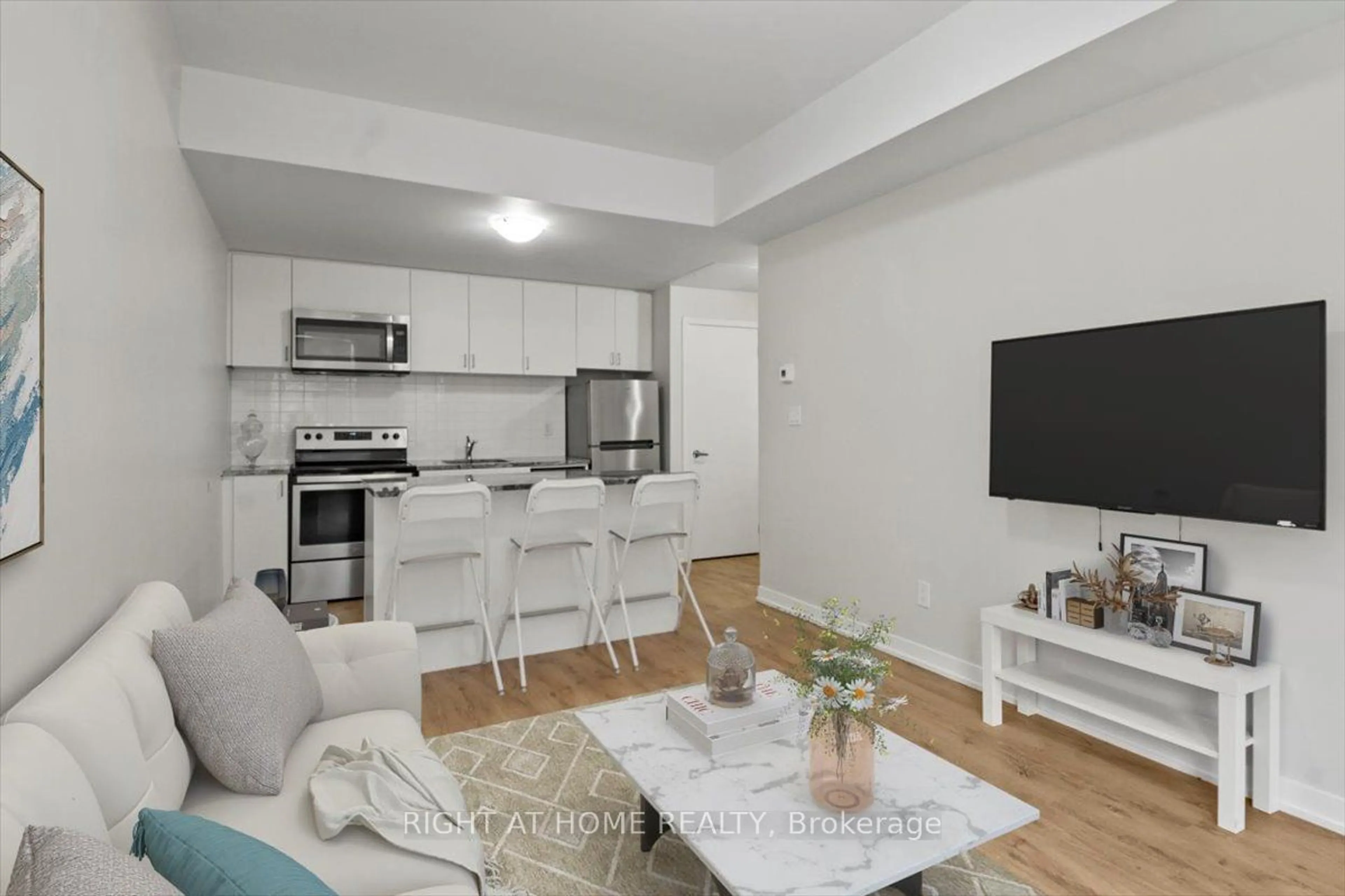 Living room for 1720 Simcoe St #26, Oshawa Ontario L1G 4X9