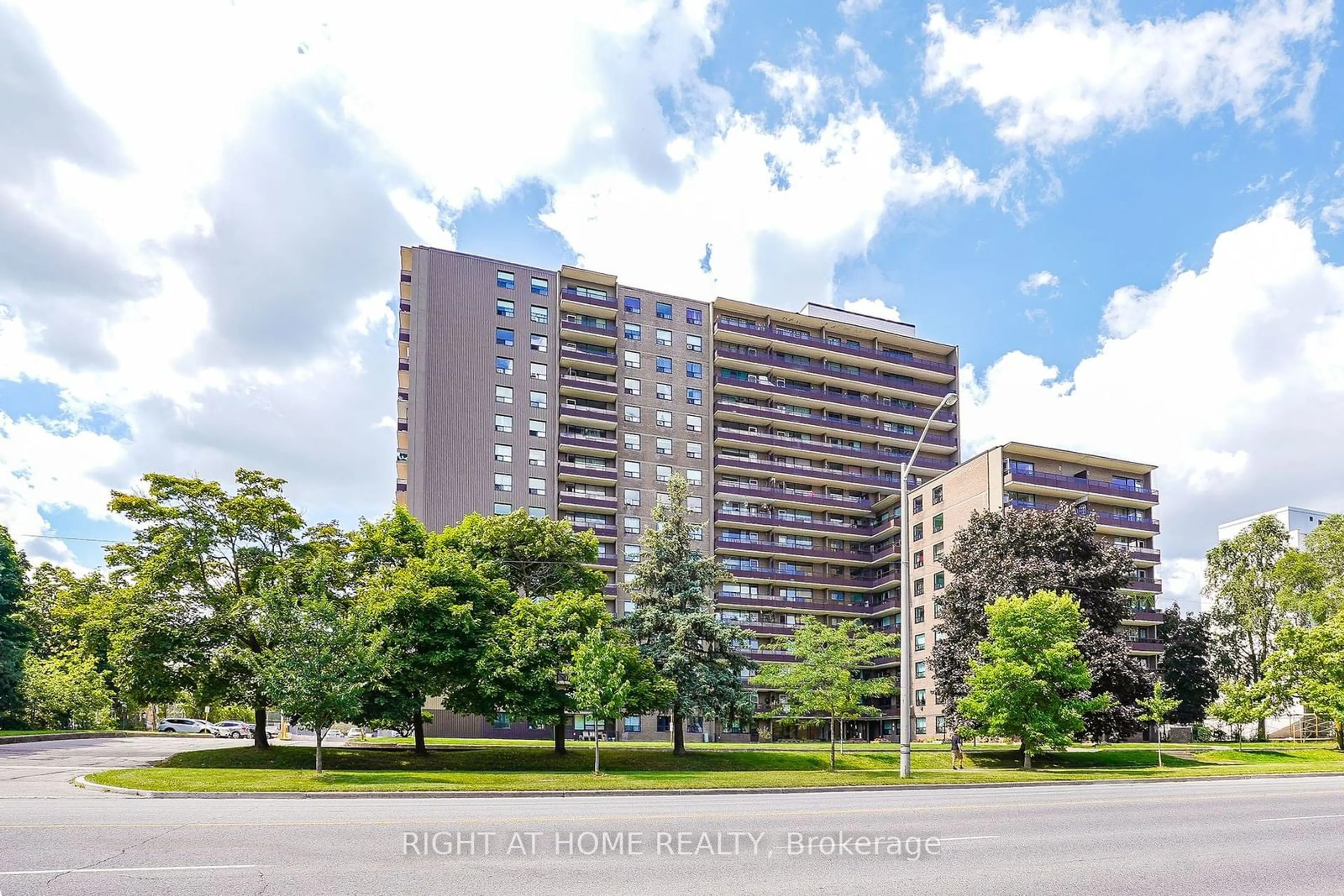 A pic from exterior of the house or condo, the front or back of building for 180 Markham Rd #804, Toronto Ontario M1M 2Z9