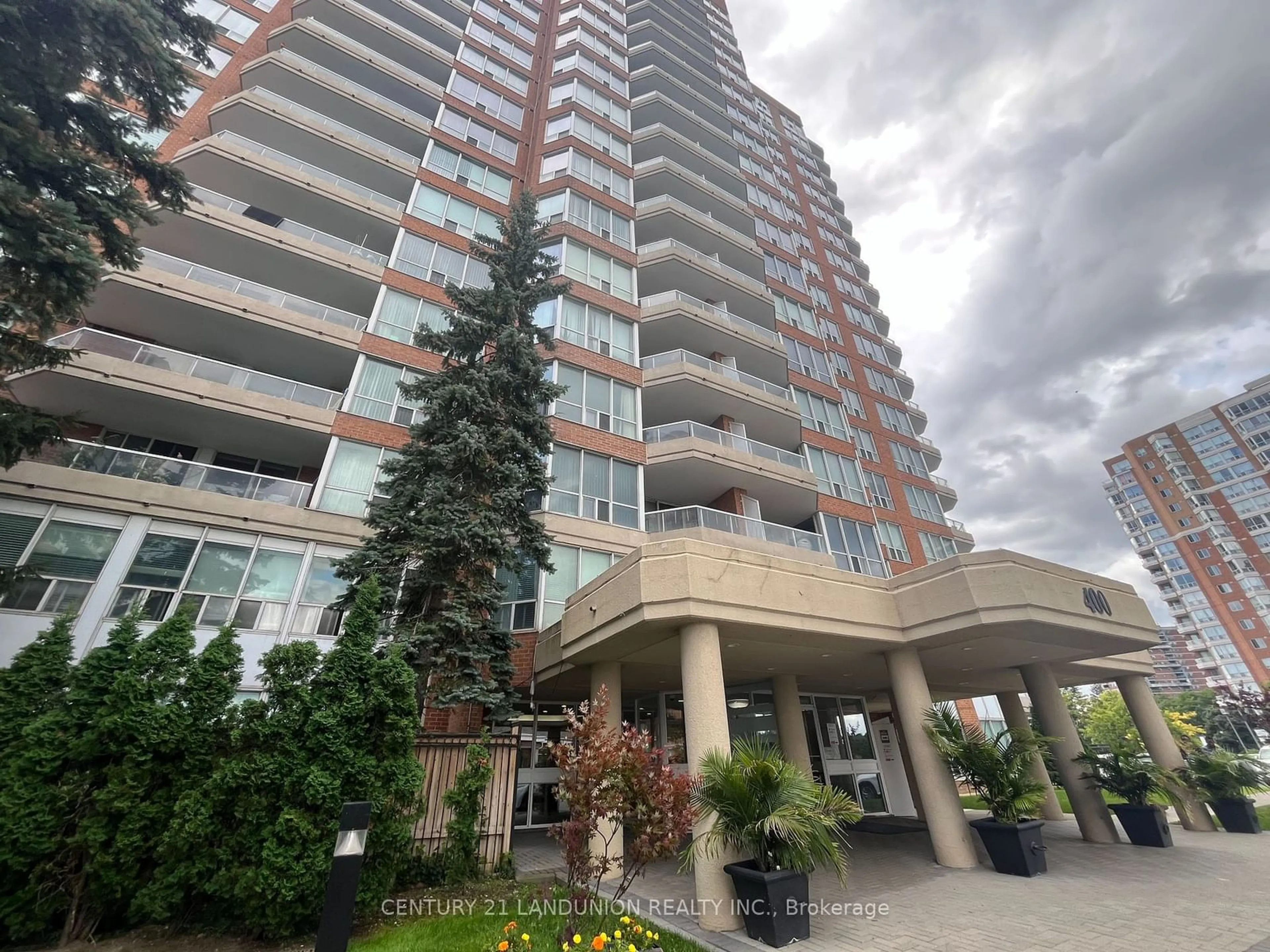 A pic from exterior of the house or condo for 400 McLevin Ave #1810, Toronto Ontario M1B 5J4