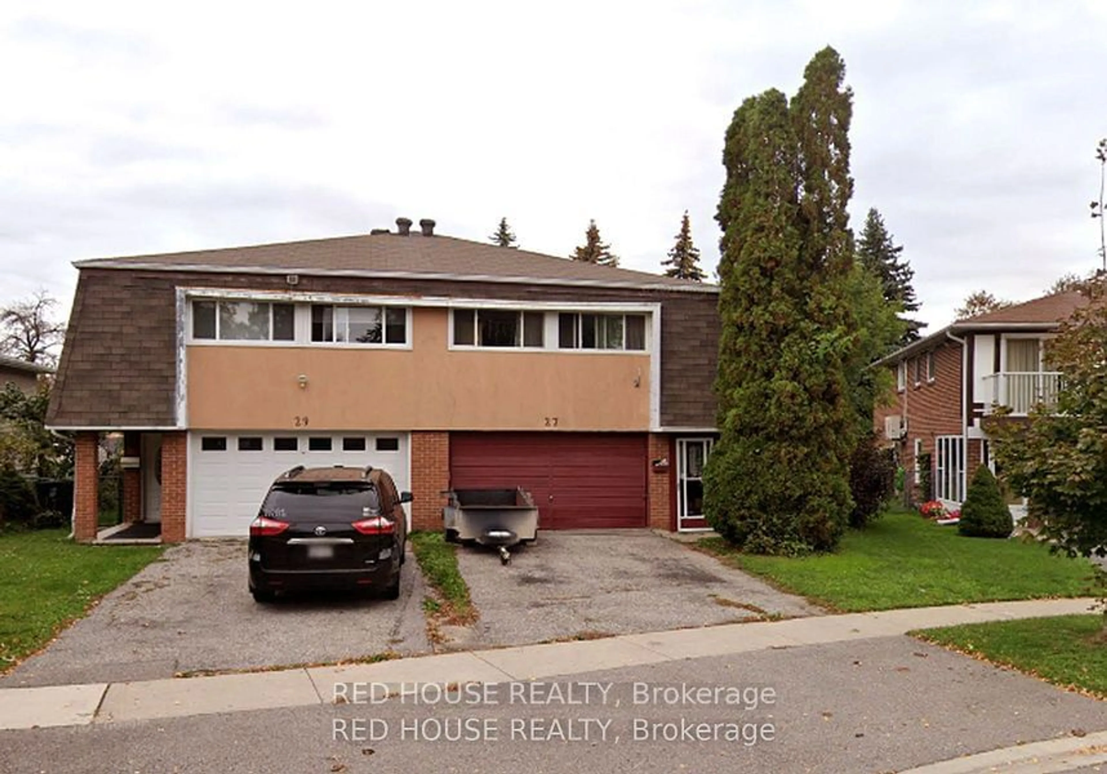 Frontside or backside of a home, the street view for 27 Heatherside Dr, Toronto Ontario M1W 1T6