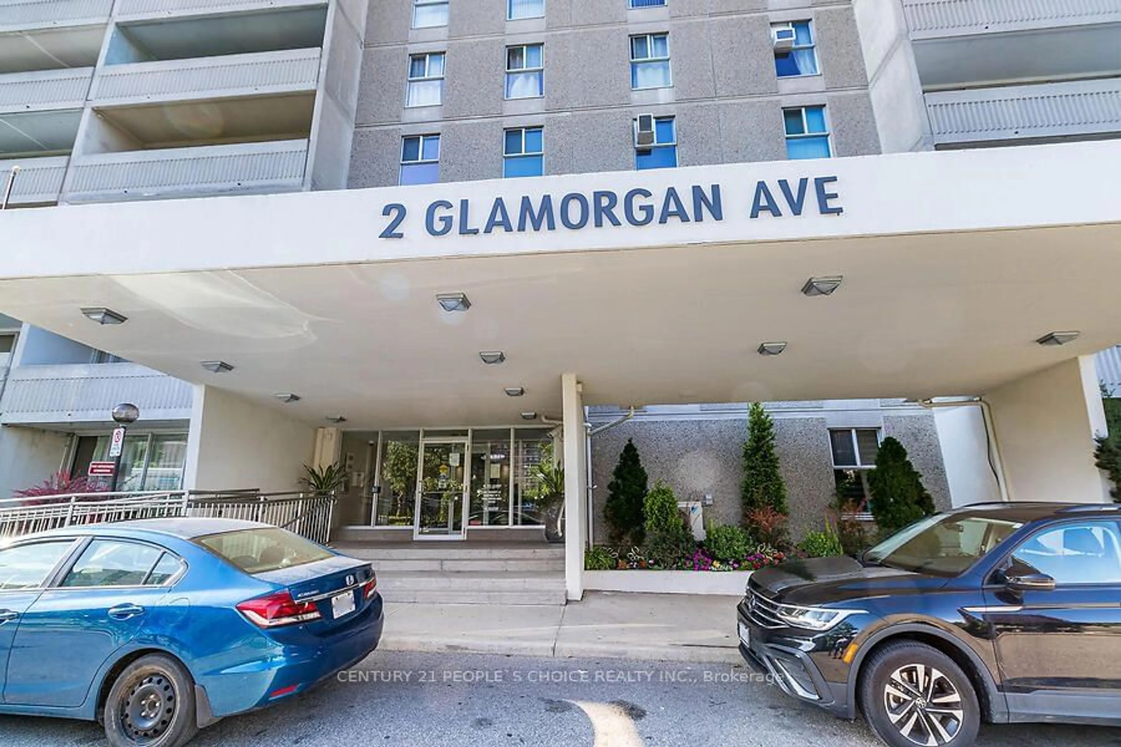 Indoor foyer for 2 Glamorgan Ave #1007, Toronto Ontario M1P 2M8