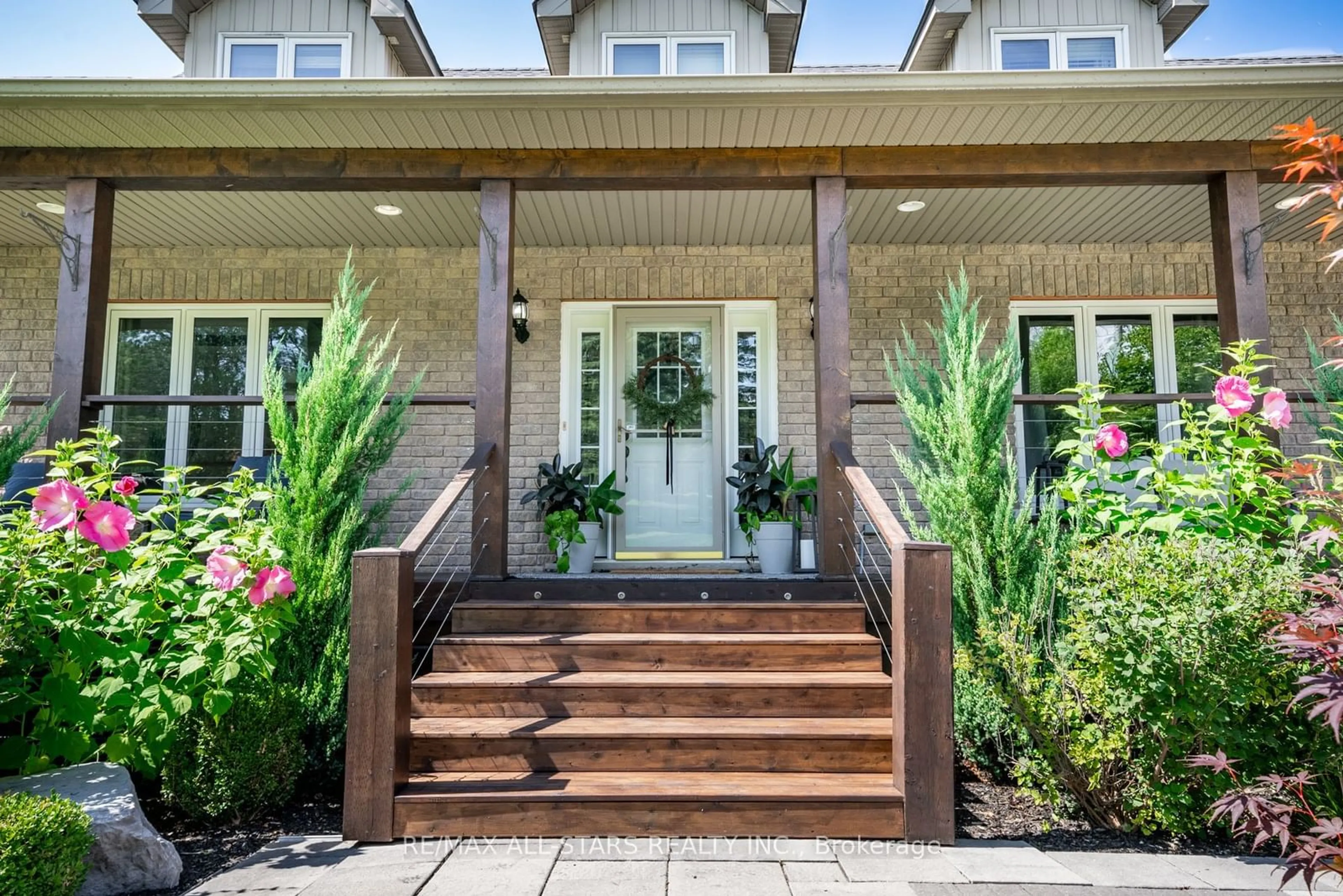 Indoor entryway, wood floors for 21750 Brunon Ave, Scugog Ontario L0C 1G0