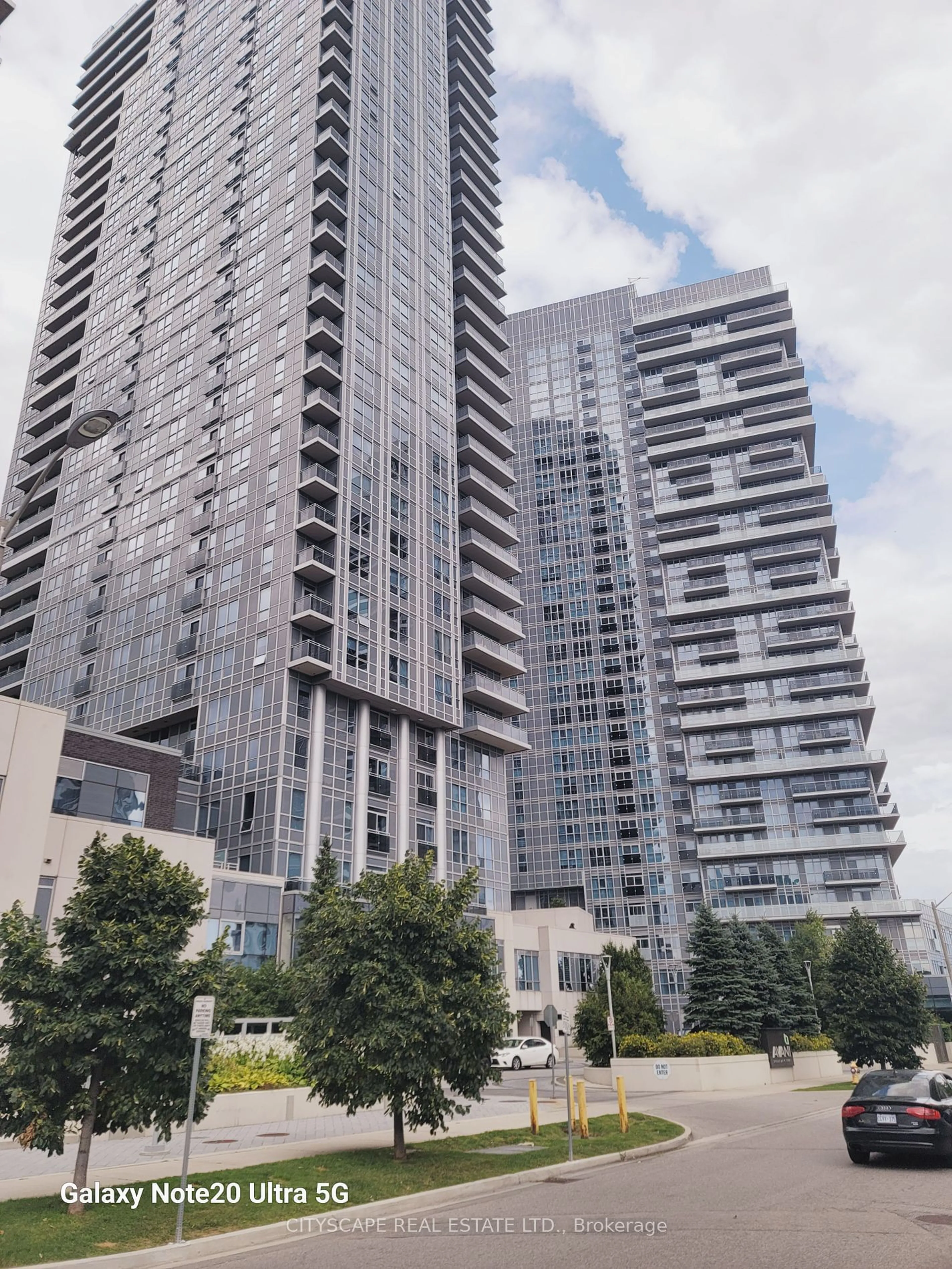 A pic from exterior of the house or condo for 275 Village Green Sq #2920, Toronto Ontario M1S 0L8