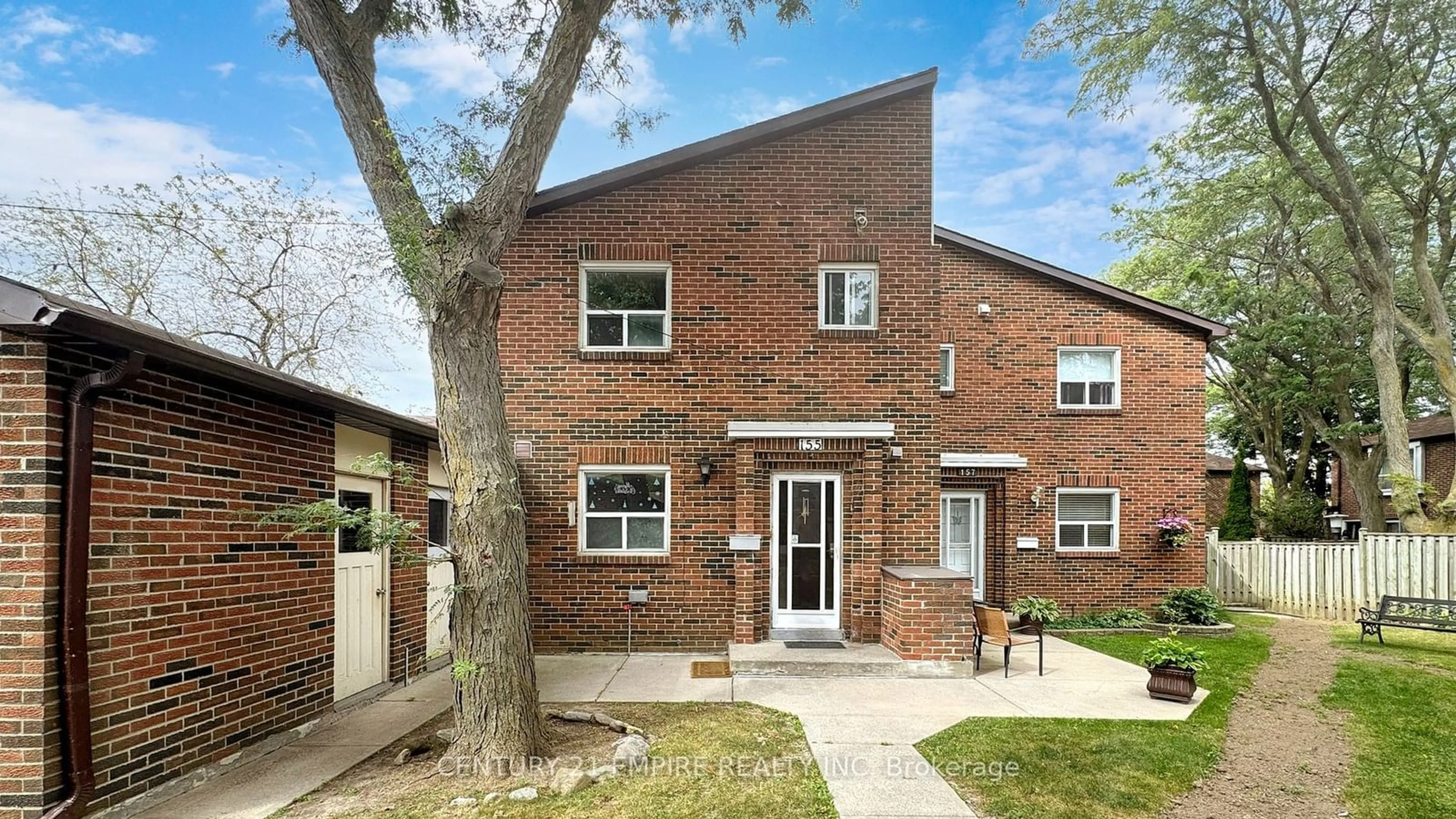 Home with brick exterior material for 124 Dusay Pl #155, Toronto Ontario M1W 2N2