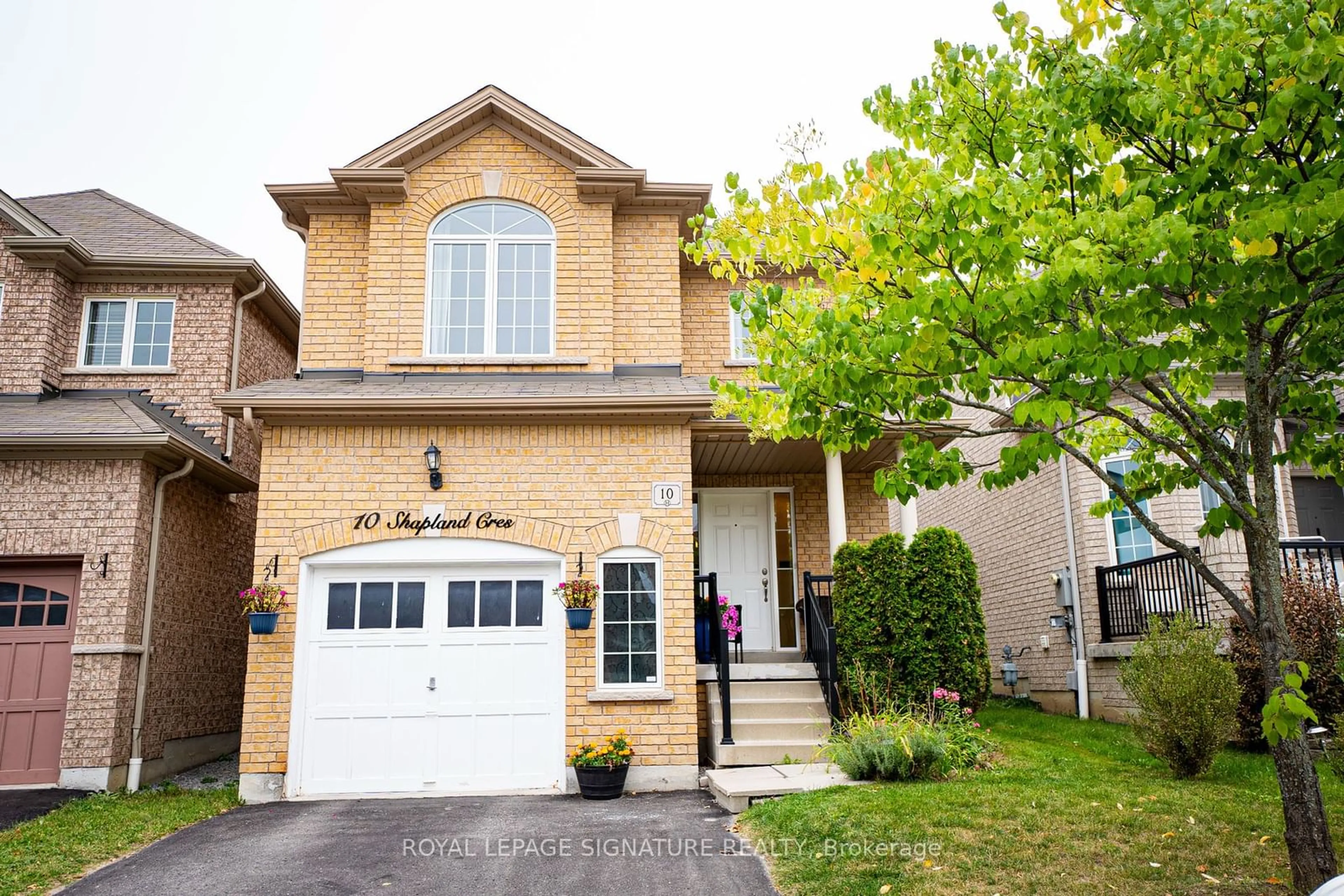 Frontside or backside of a home for 10 Shapland Cres, Ajax Ontario L1Z 0K2