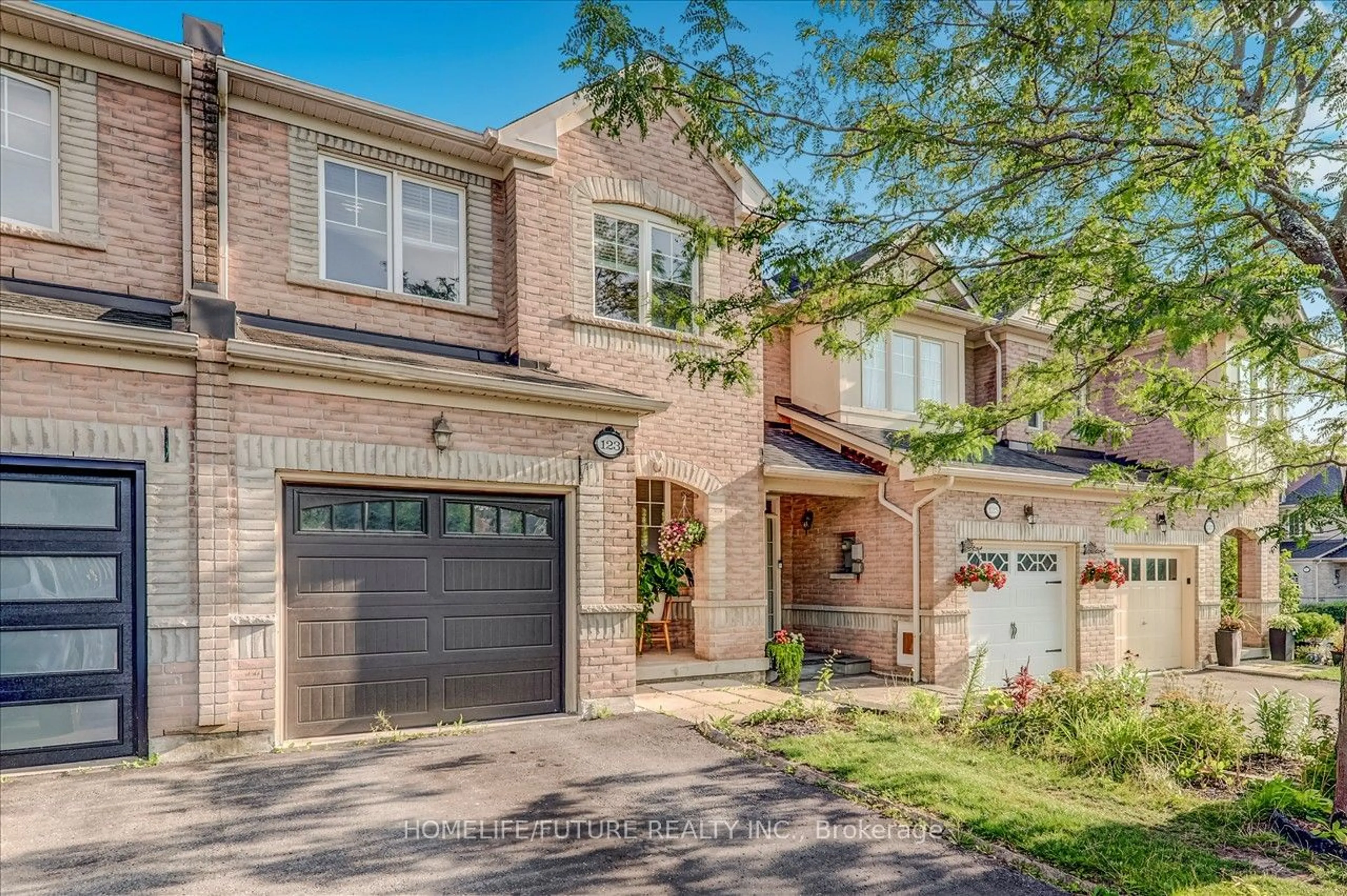 Home with brick exterior material for 123 Silverwood Circ, Ajax Ontario L1Z 0A4