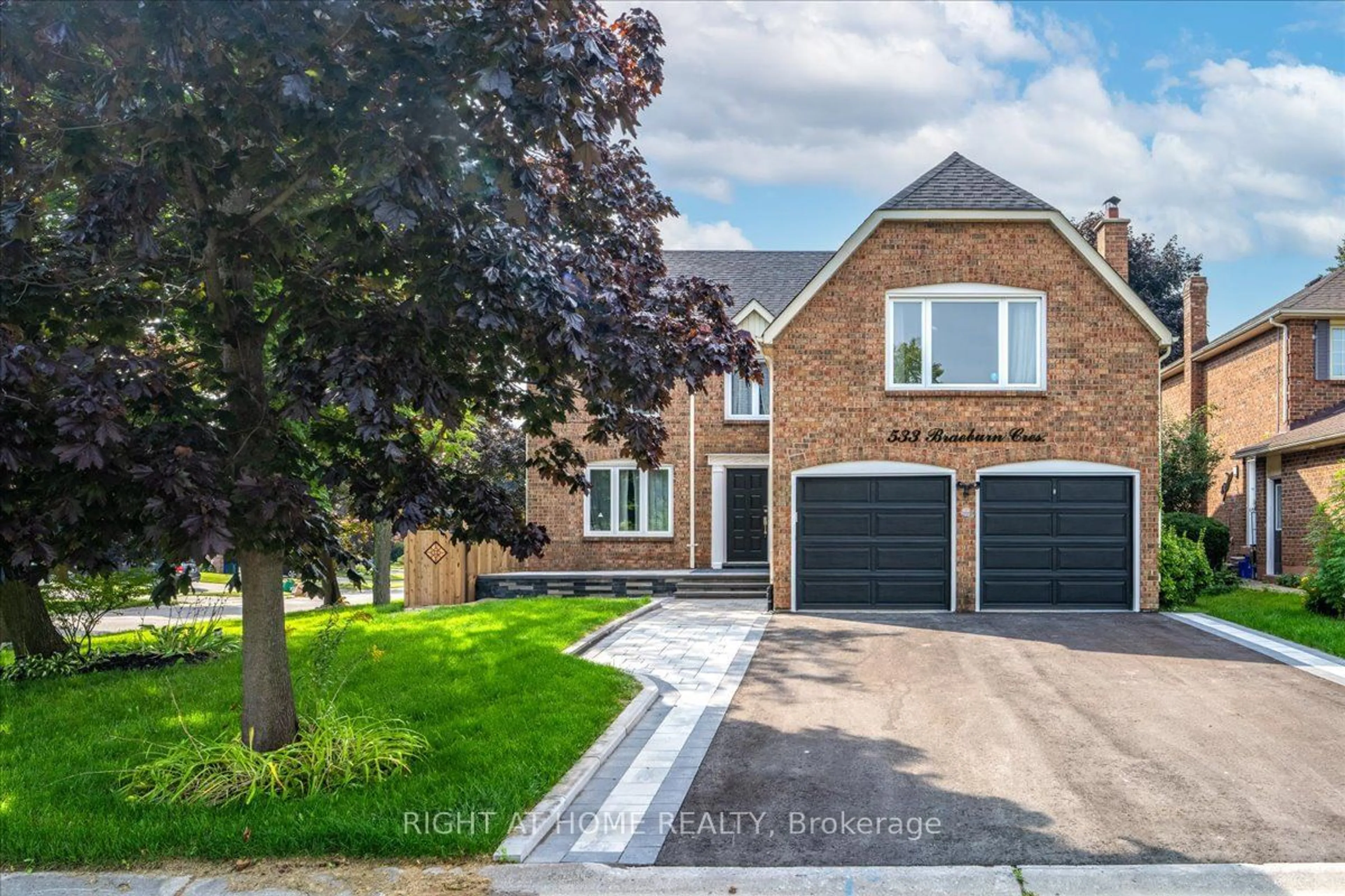 Home with brick exterior material for 533 Braeburn Cres, Pickering Ontario L1V 3Z7