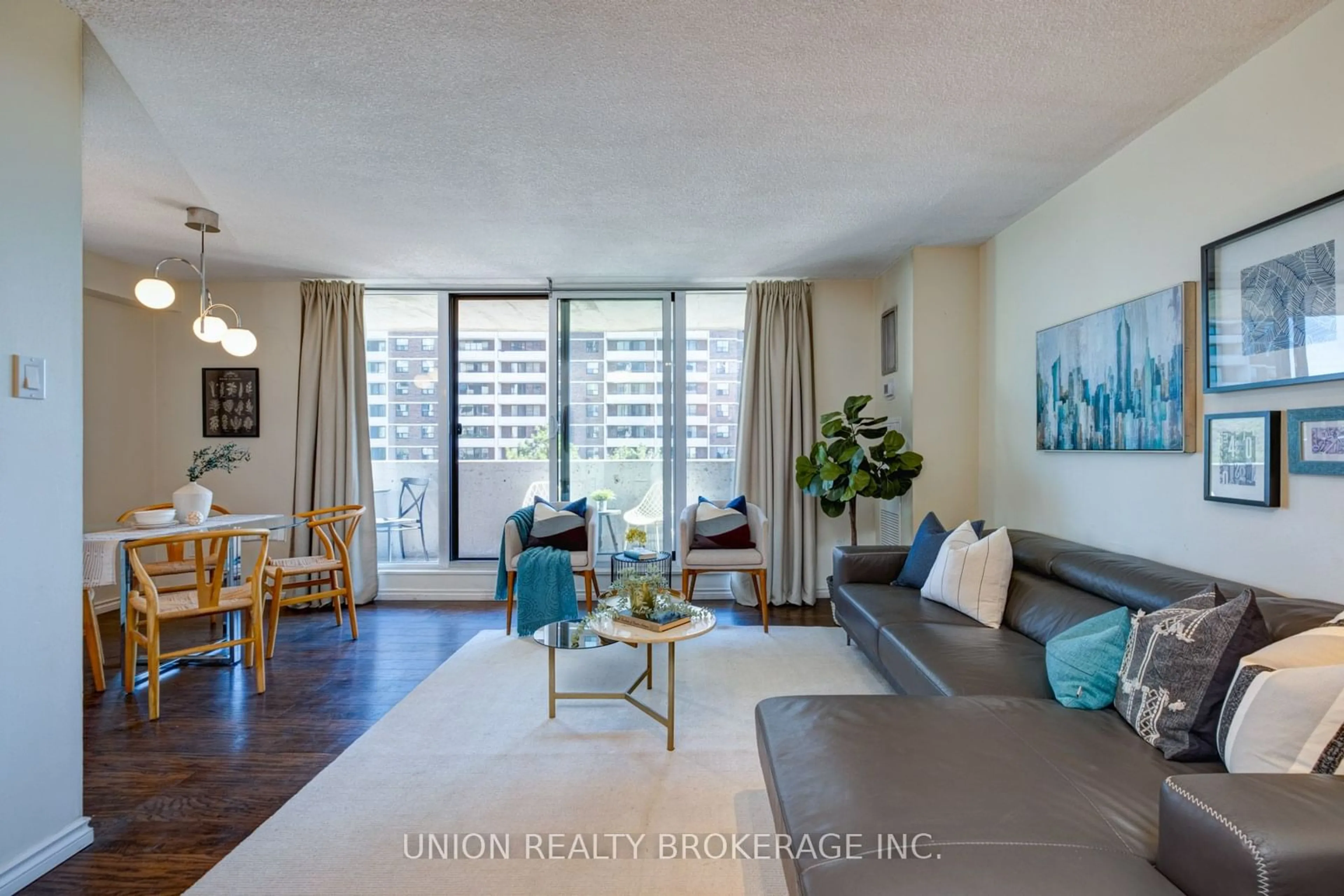 Living room for 100 Prudential Dr #503, Toronto Ontario M1P 4V4