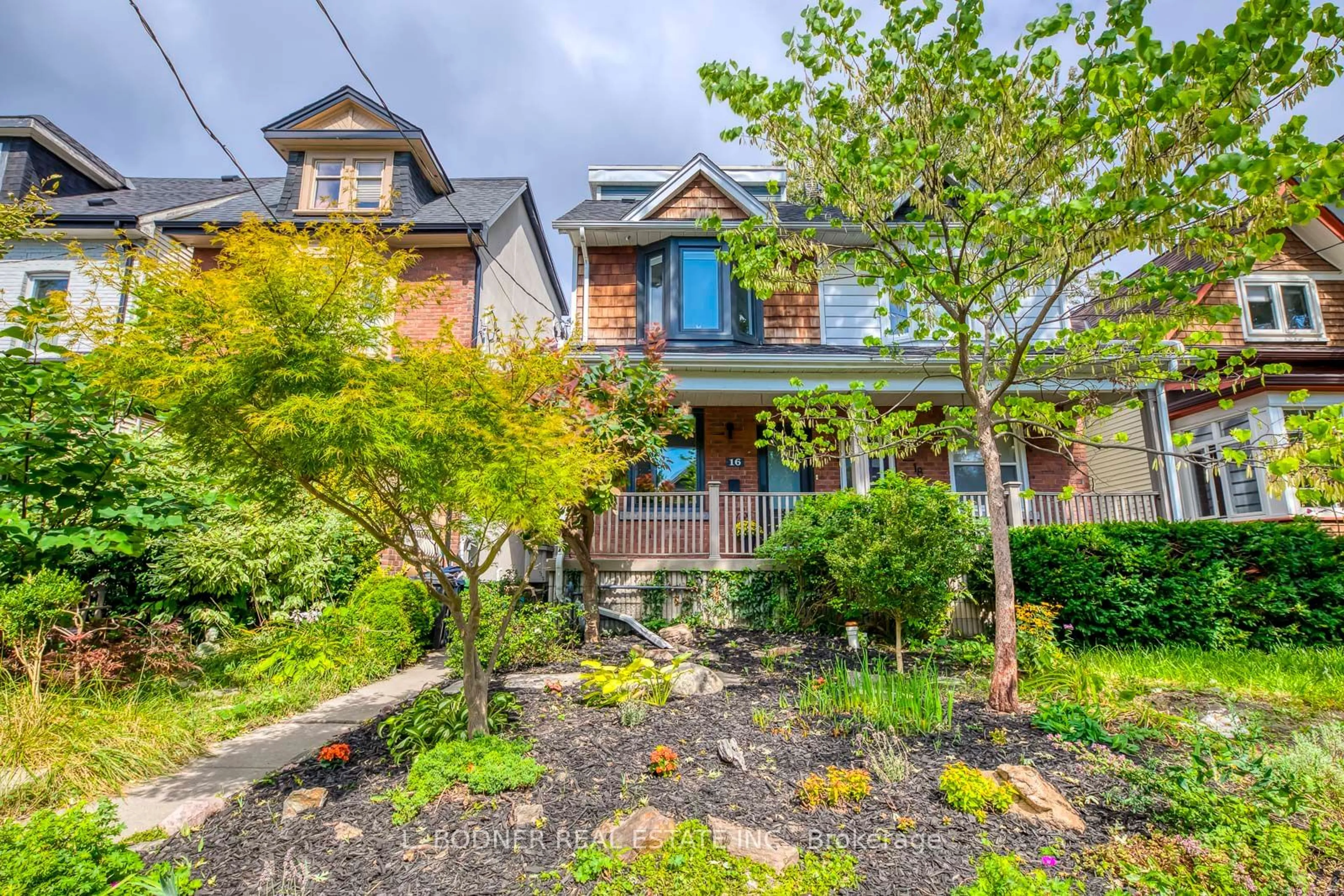 Frontside or backside of a home, cottage for 16 Grandview Ave, Toronto Ontario M4K 1J2