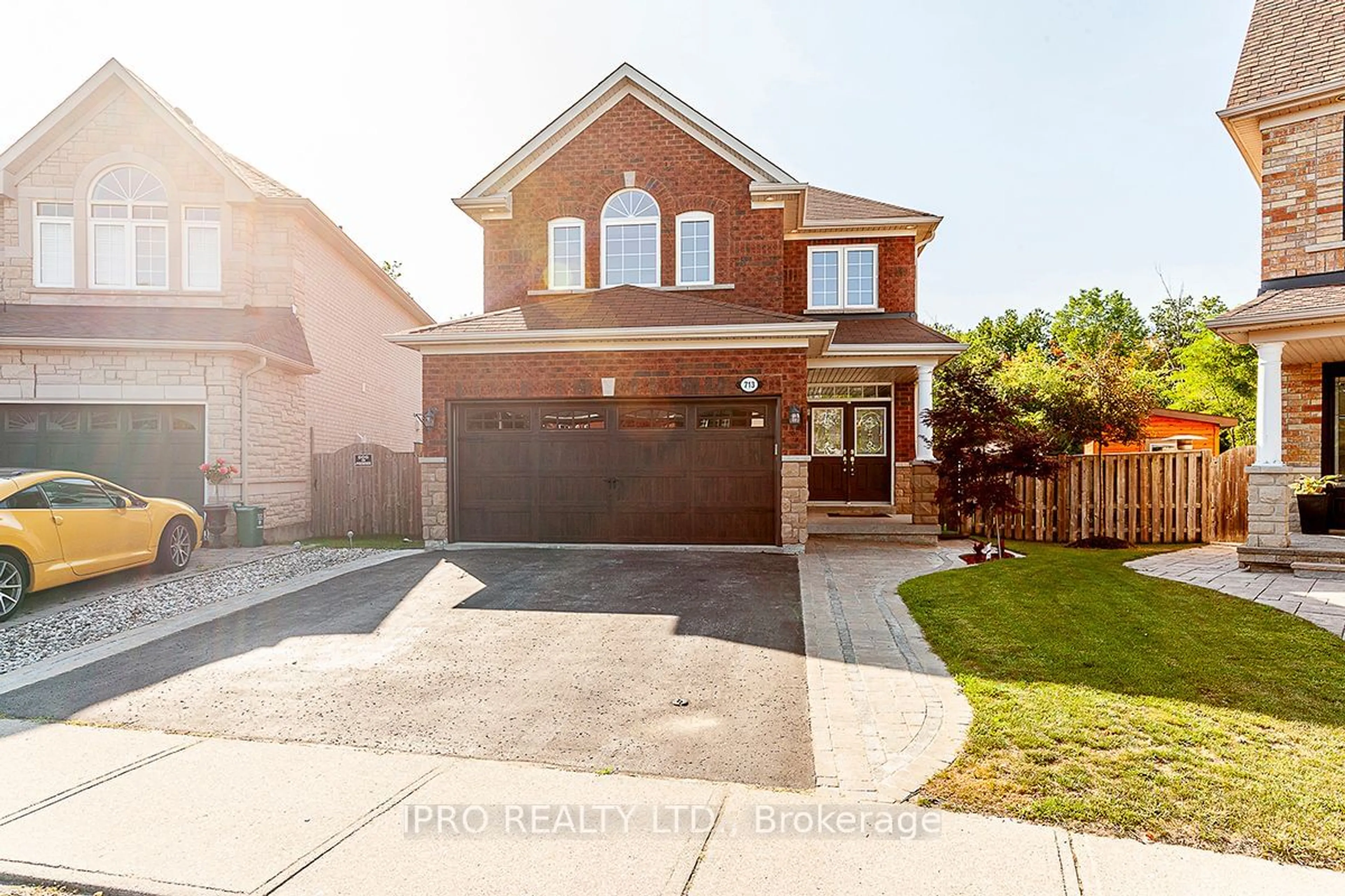 Frontside or backside of a home for 713 Sunbird Tr, Pickering Ontario L1X 2X5