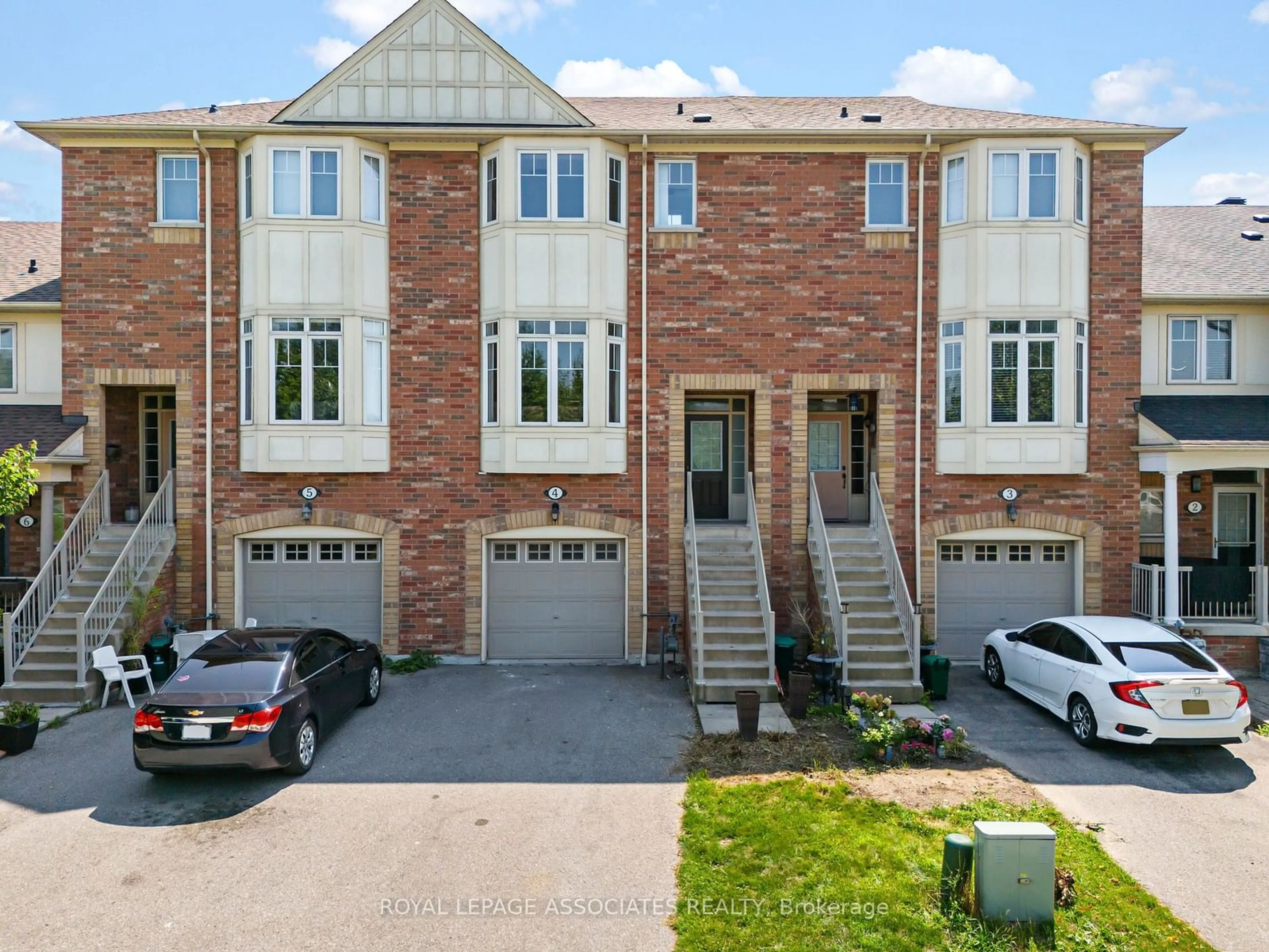 A pic from exterior of the house or condo for 4 Powers Valley Crt, Ajax Ontario L1S 7T9