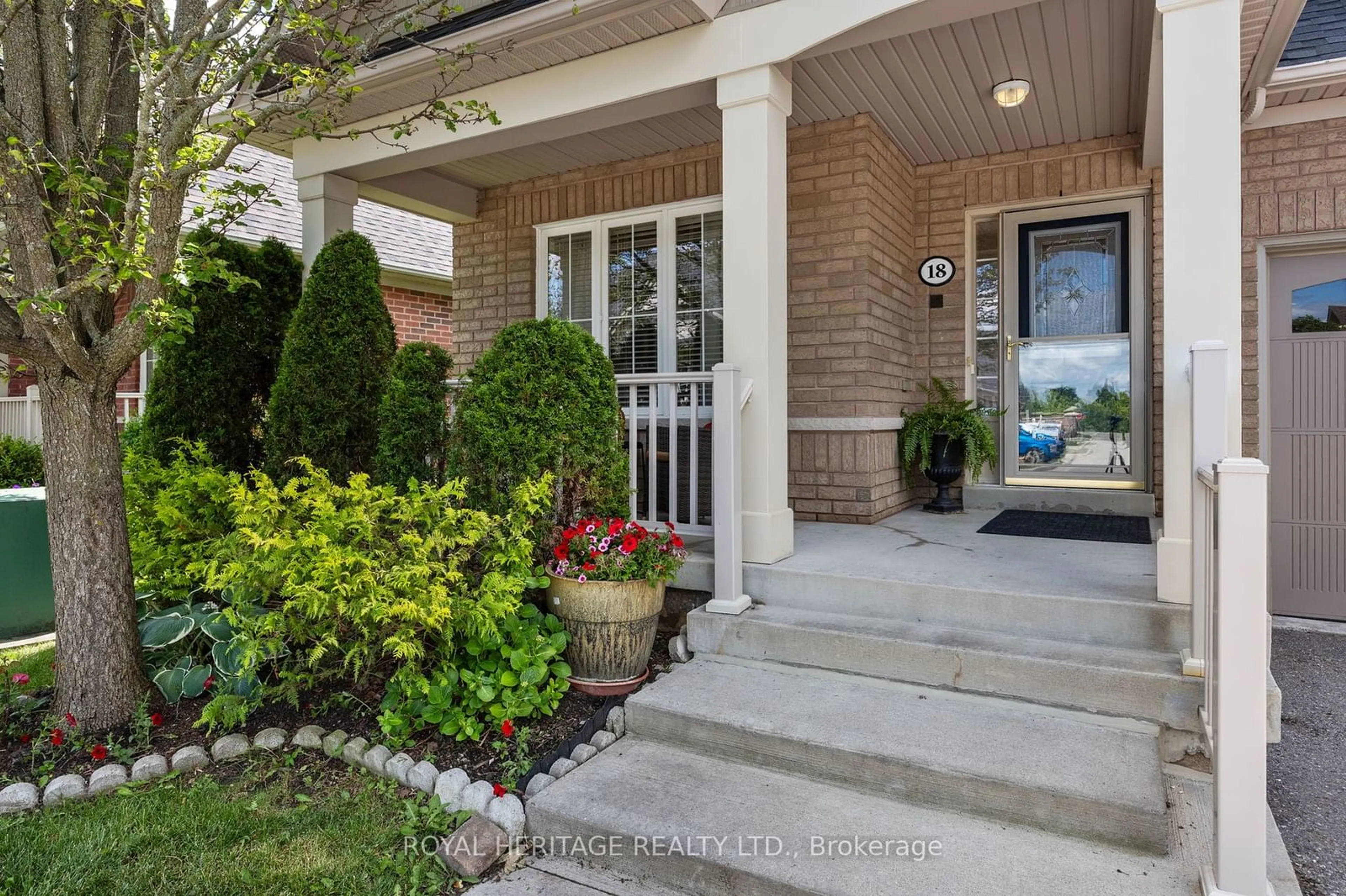 Indoor entryway for 18 Good Lane #8, Ajax Ontario L1Z 0E8