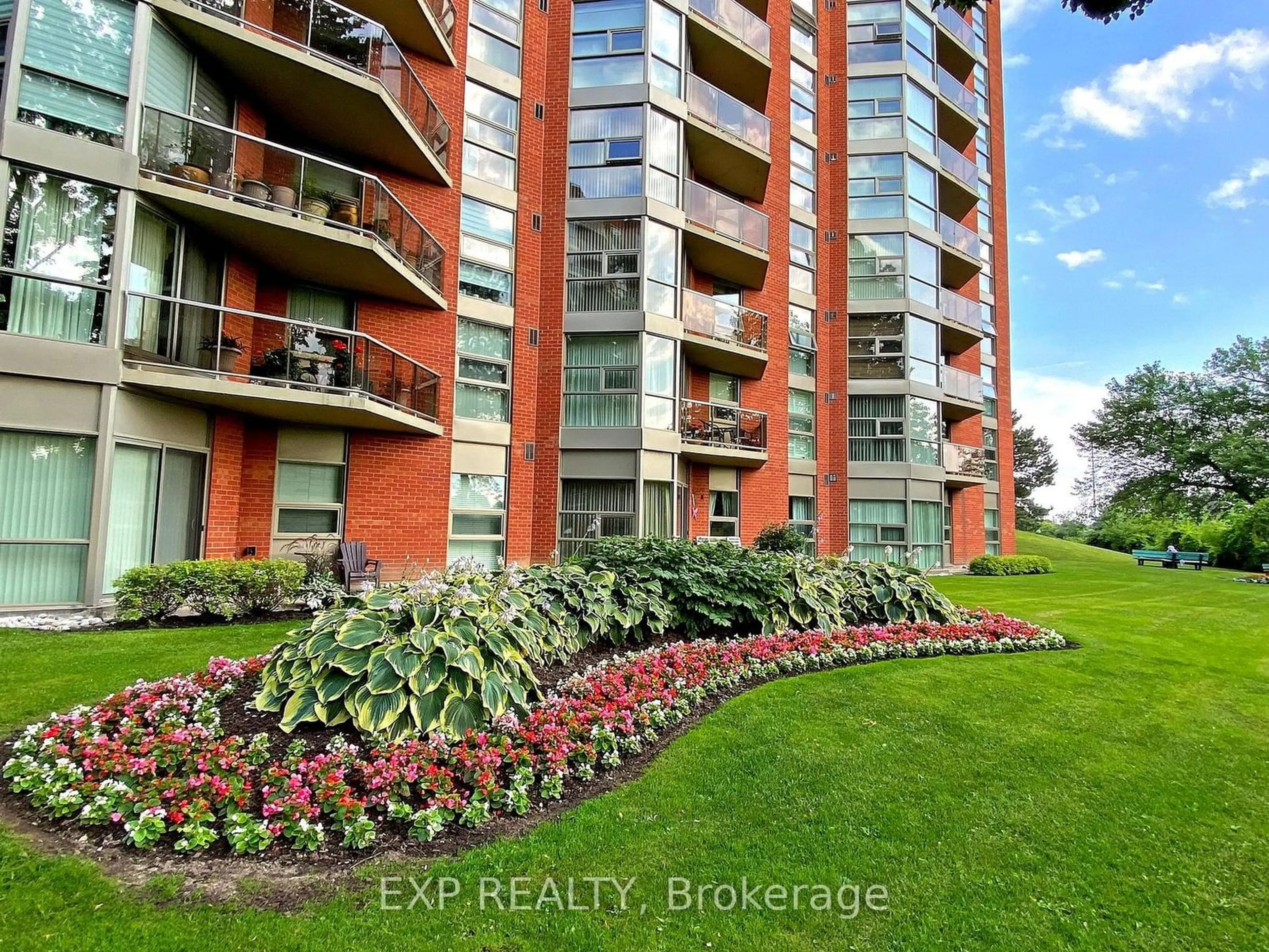 A pic from exterior of the house or condo for 10 Dean Park Rd #718, Toronto Ontario M1B 3G8