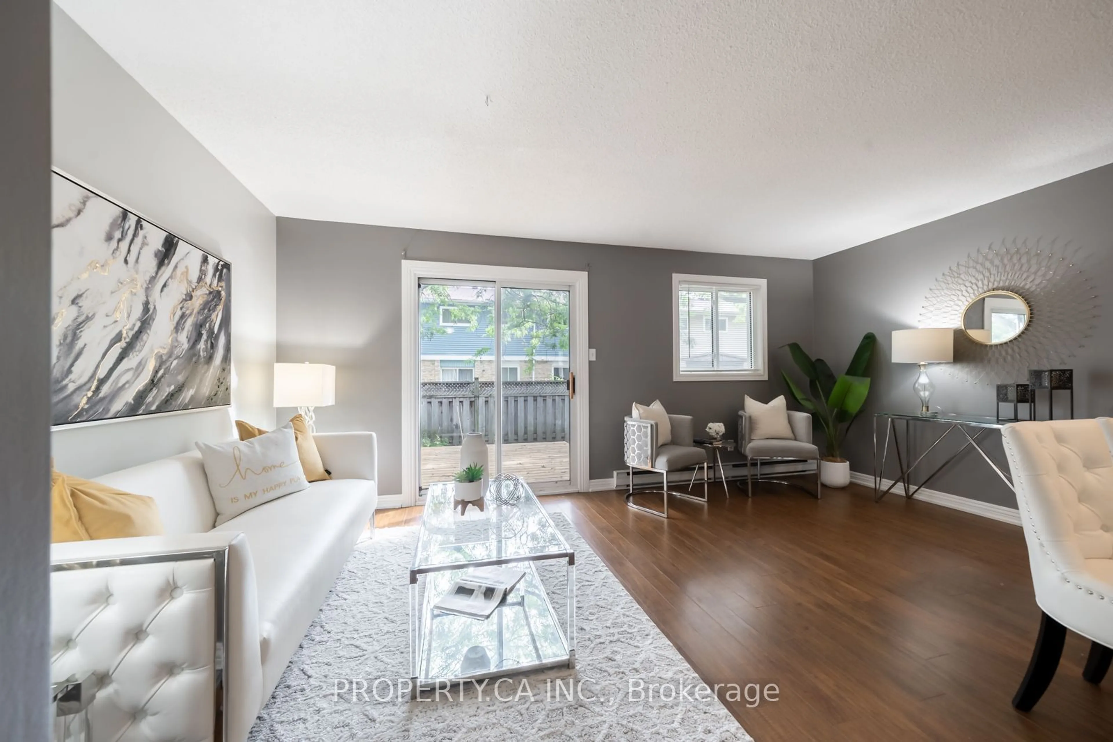 Living room for 1331 Glenanna Rd #70, Pickering Ontario L1V 2Y4