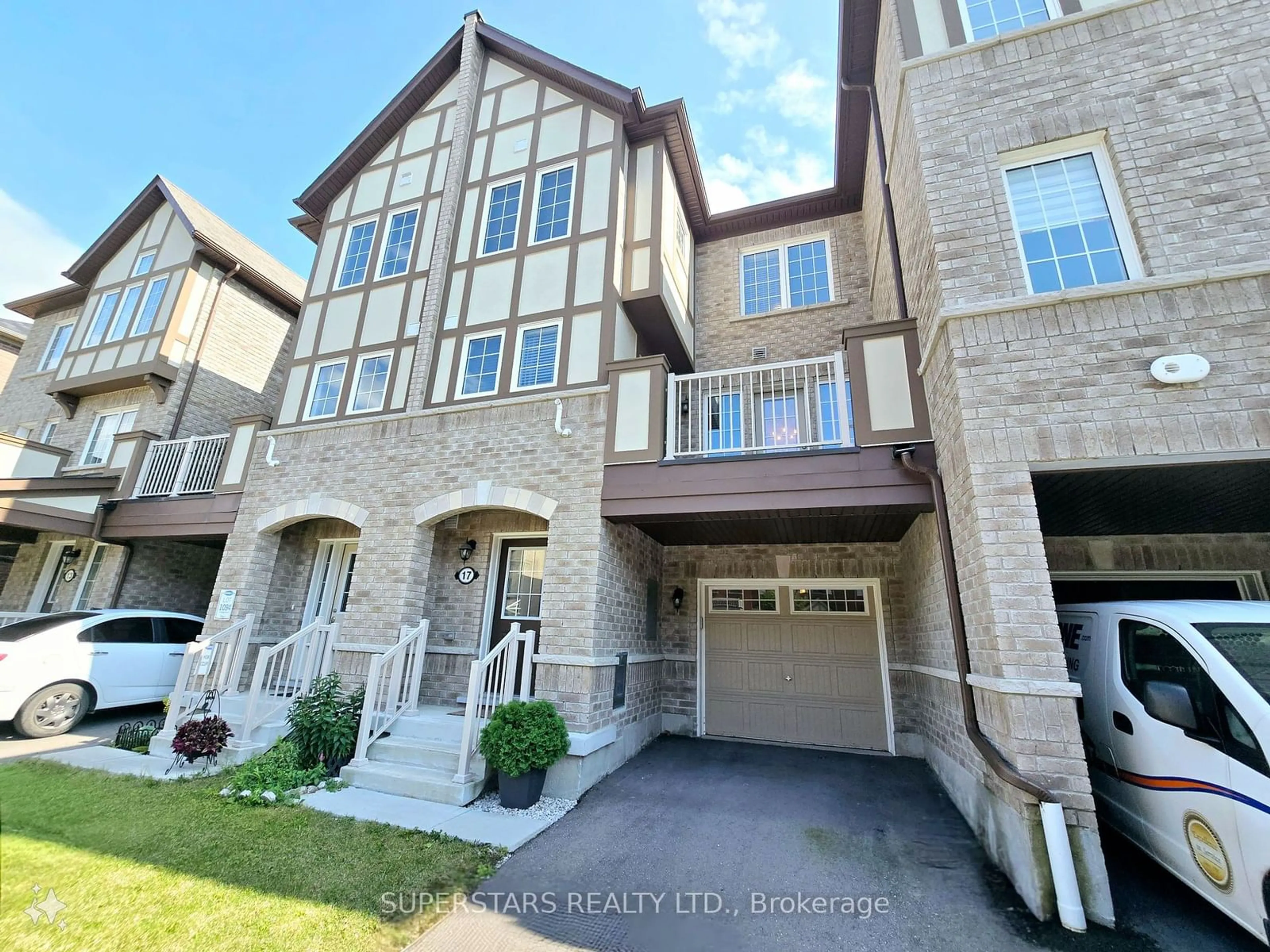 A pic from exterior of the house or condo for 17 Bluegill Cres, Whitby Ontario L1P 0E4