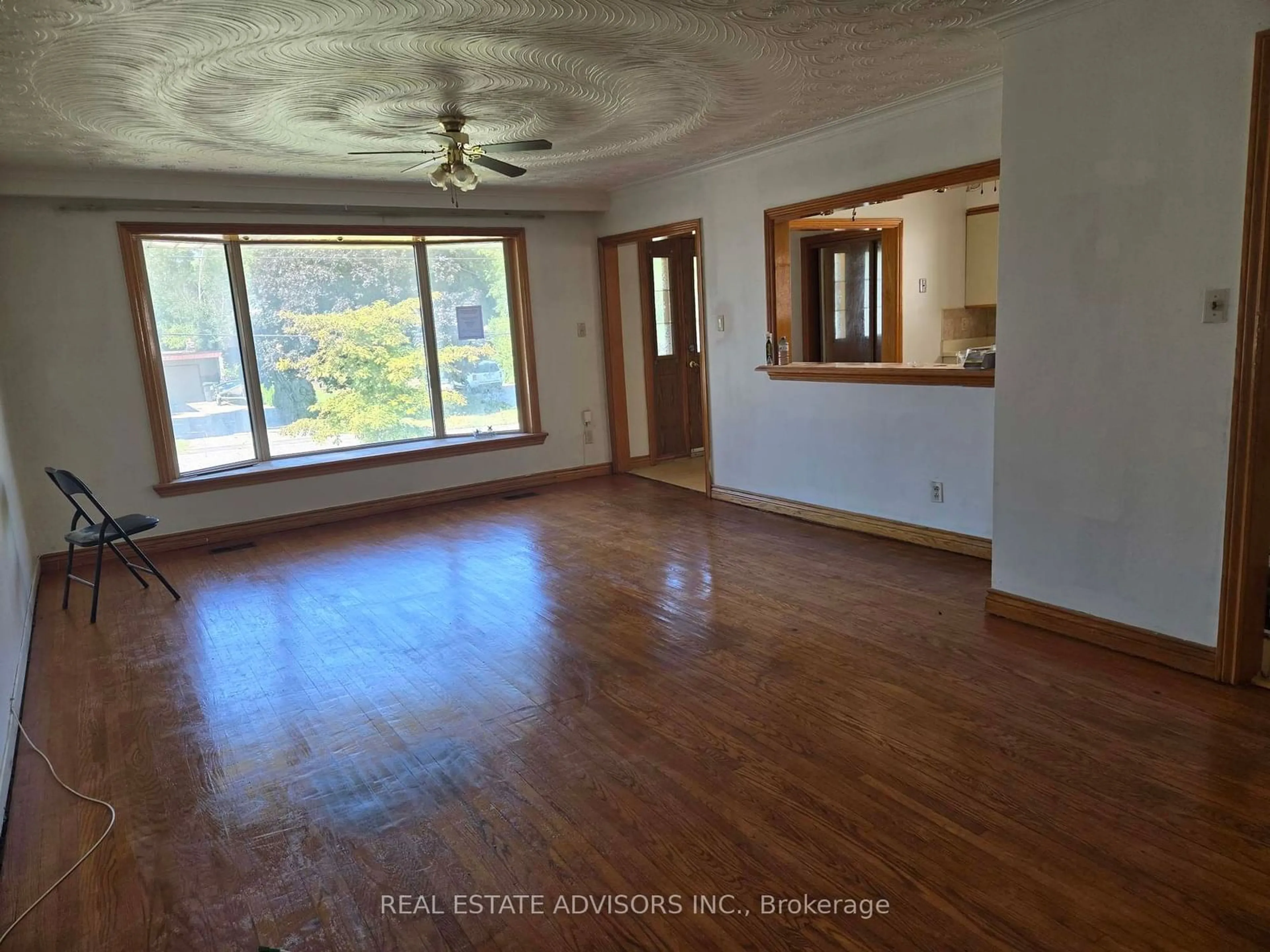 A pic of a room, wood floors for 89 Euclid Ave, Toronto Ontario M1C 1J8