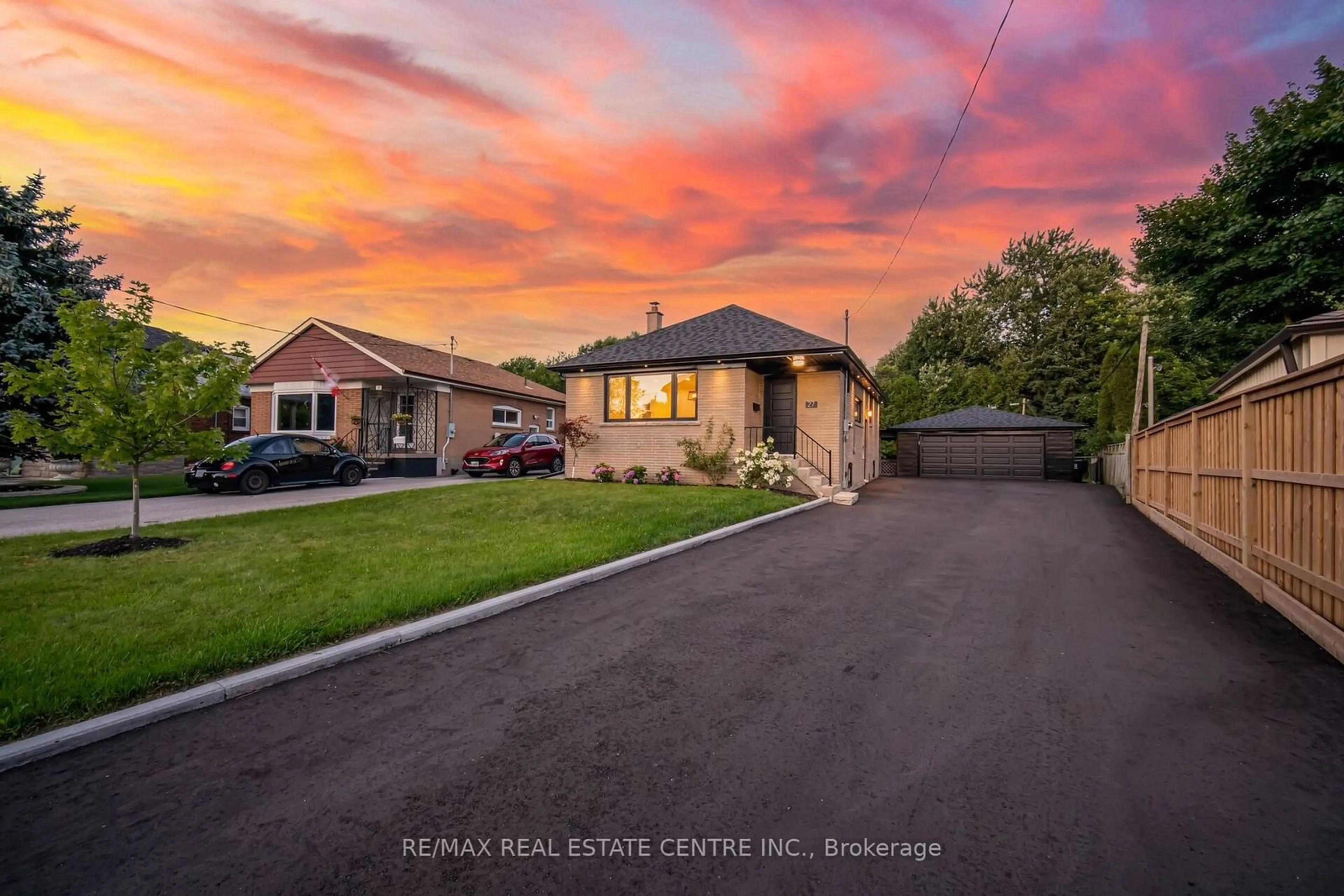 Frontside or backside of a home for 27 Garthwood Dr, Toronto Ontario M1K 2J8