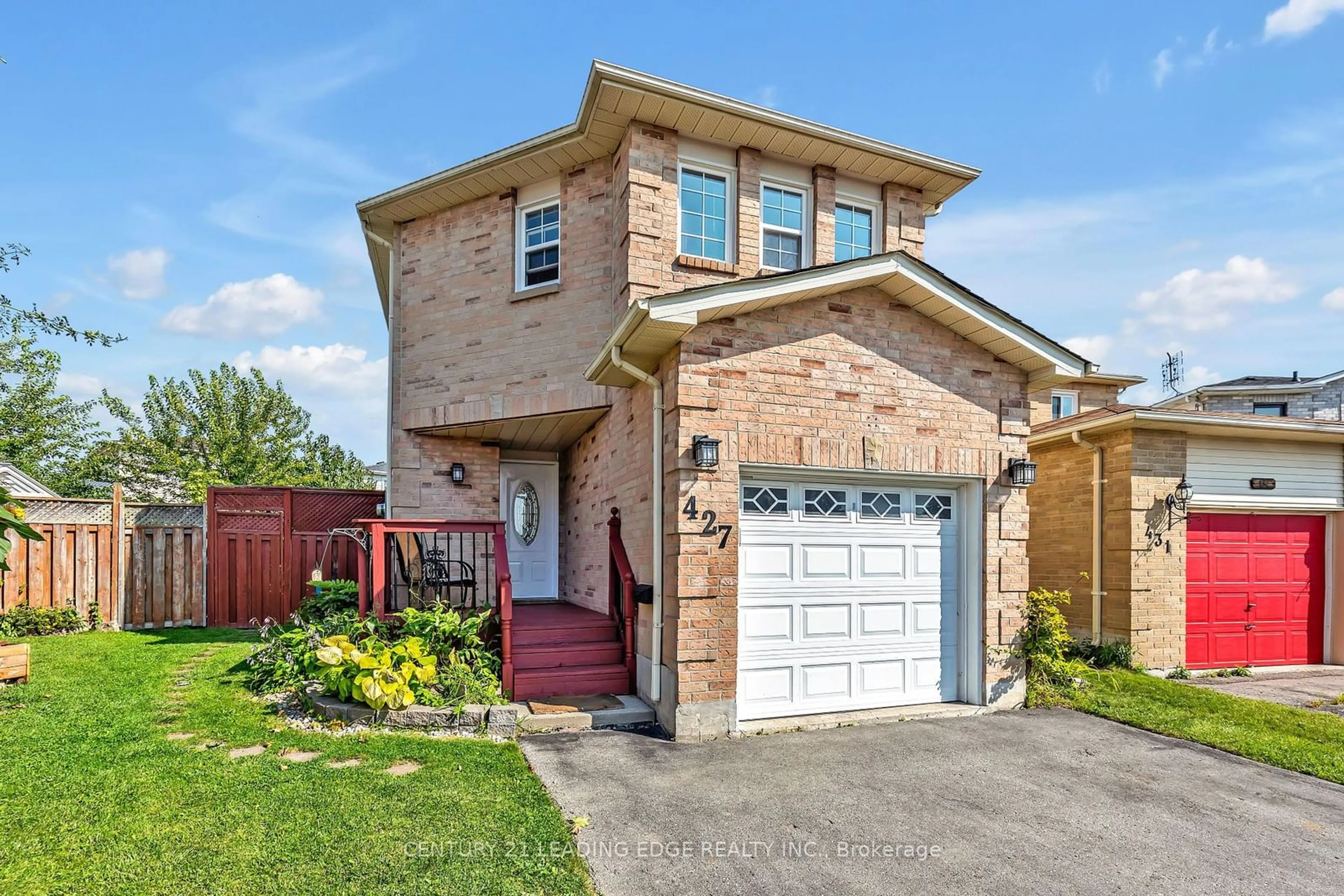 Frontside or backside of a home, cottage for 427 Leeds Crt, Oshawa Ontario L1J 8J2