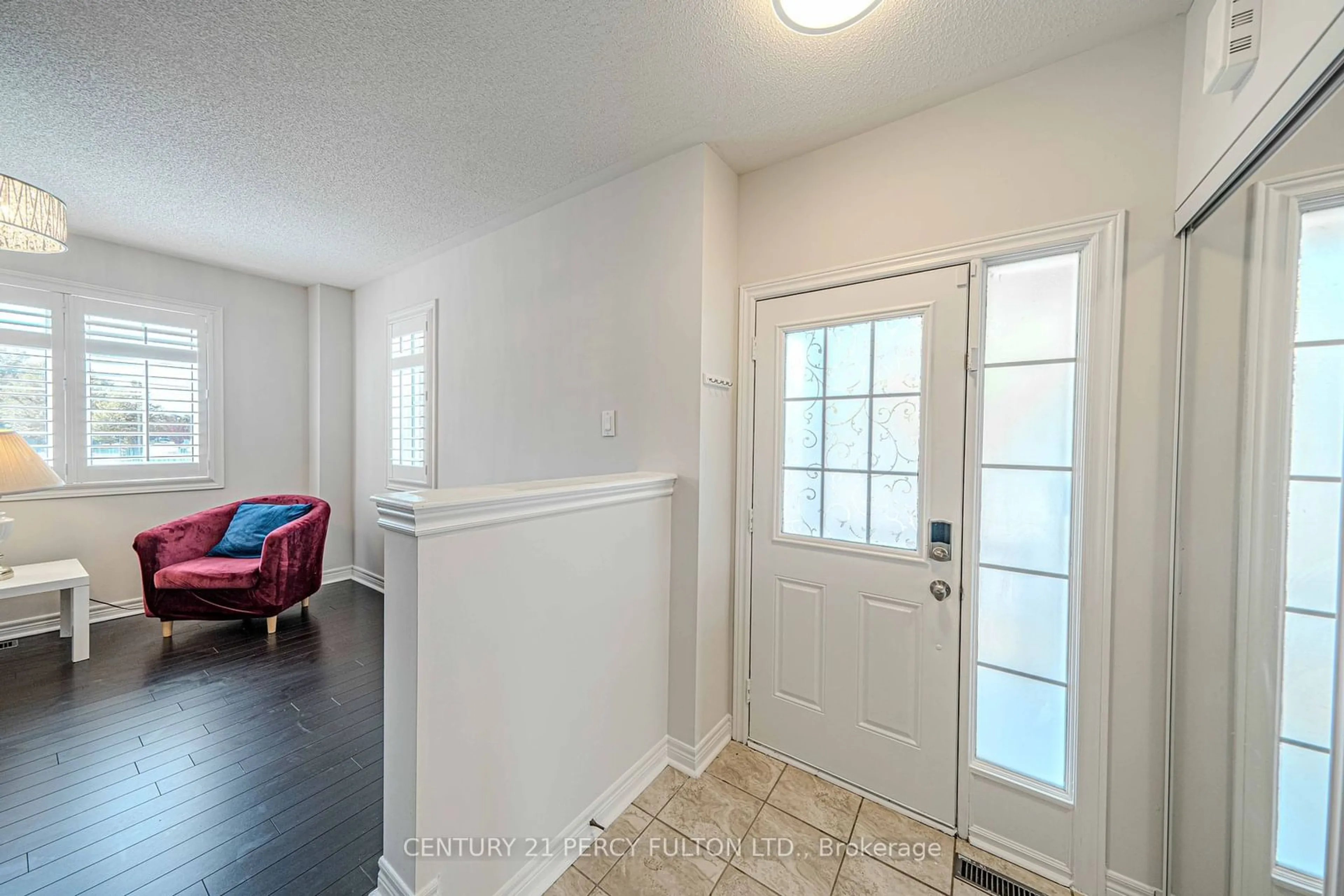 Indoor entryway for 41 Todhunter Cres, Ajax Ontario L1Z 0J9