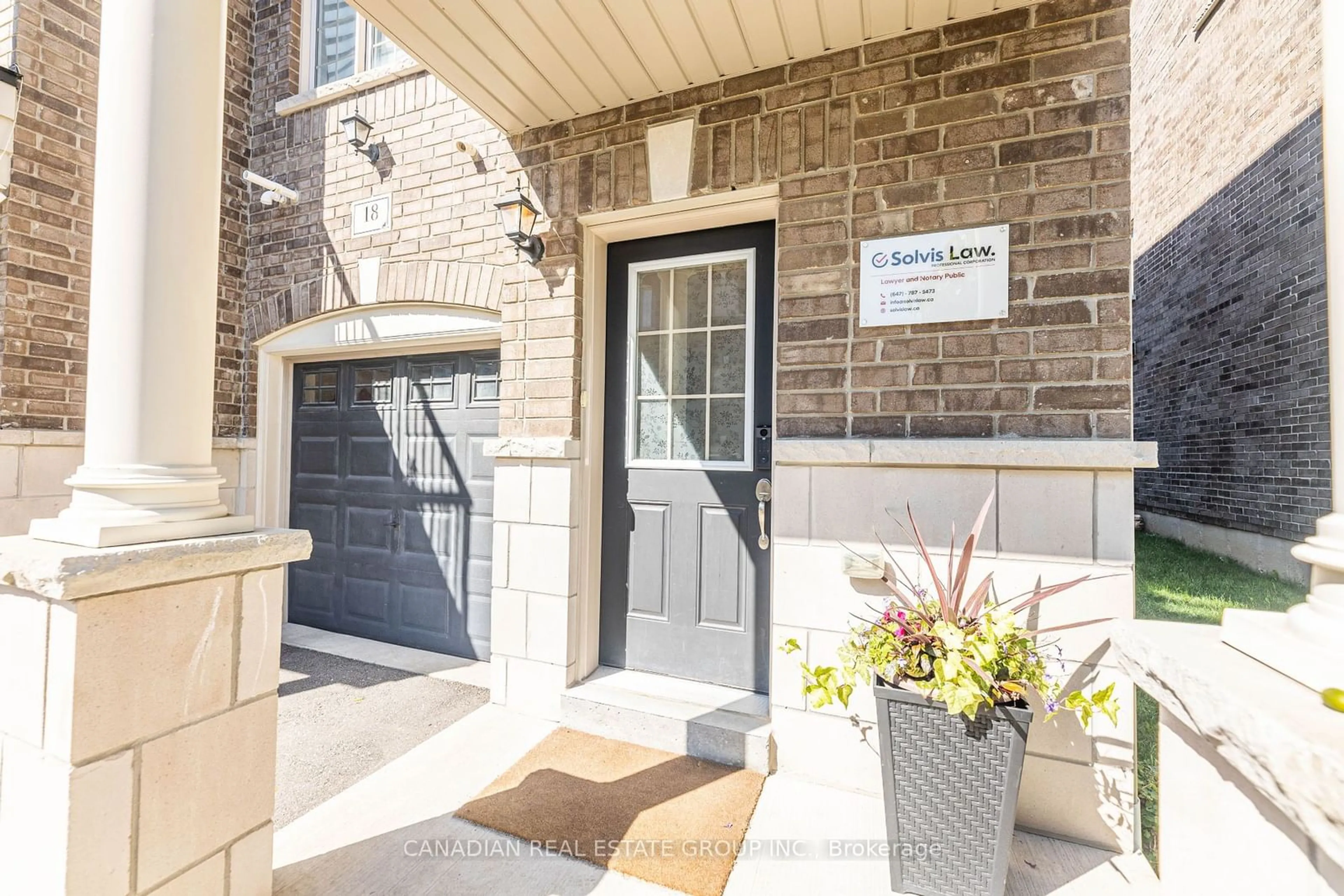 Indoor entryway for 18 Ferris Sq, Clarington Ontario L1E 0J2