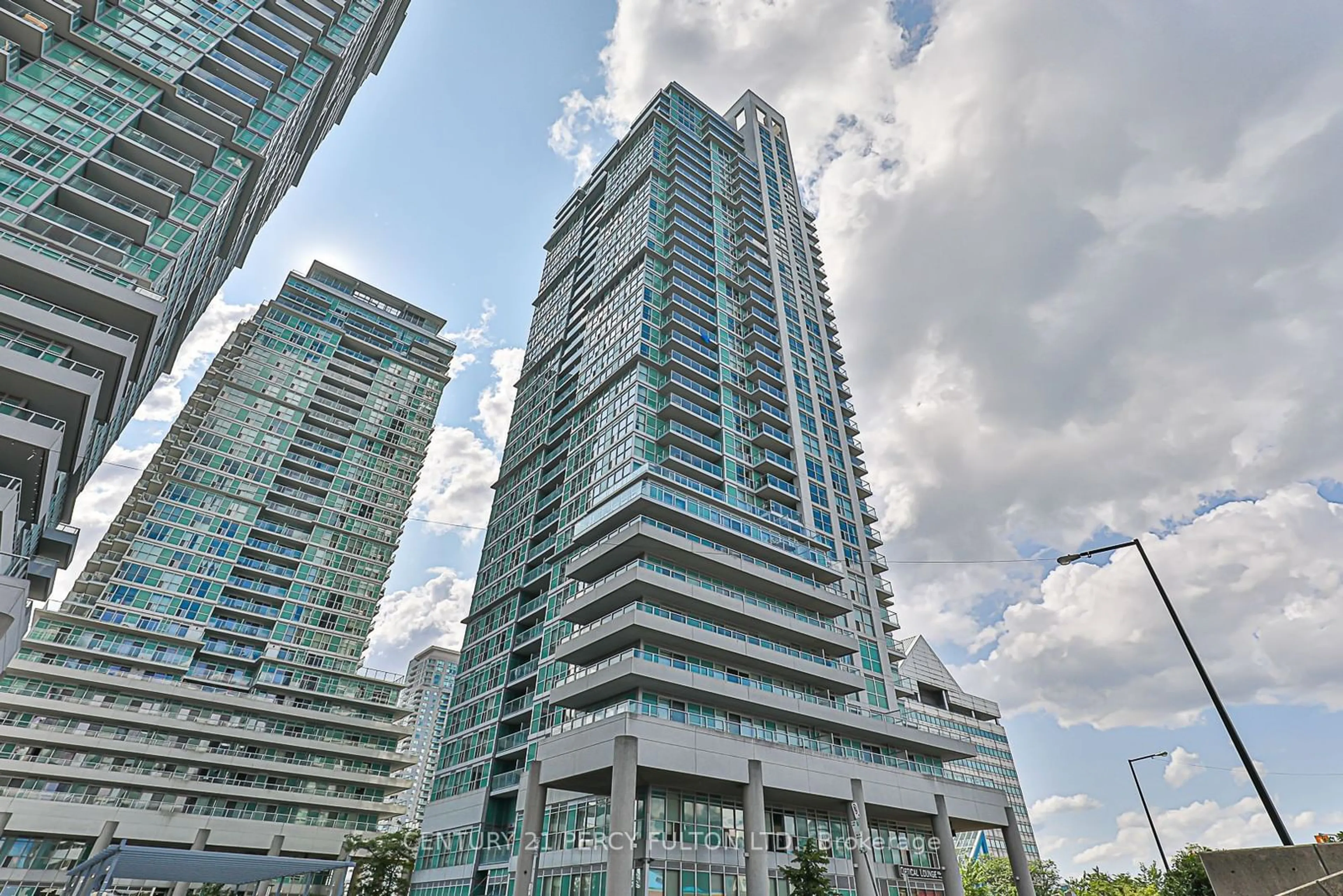 A pic from exterior of the house or condo for 70 Town Centre Crt #504, Toronto Ontario M1P 0B2