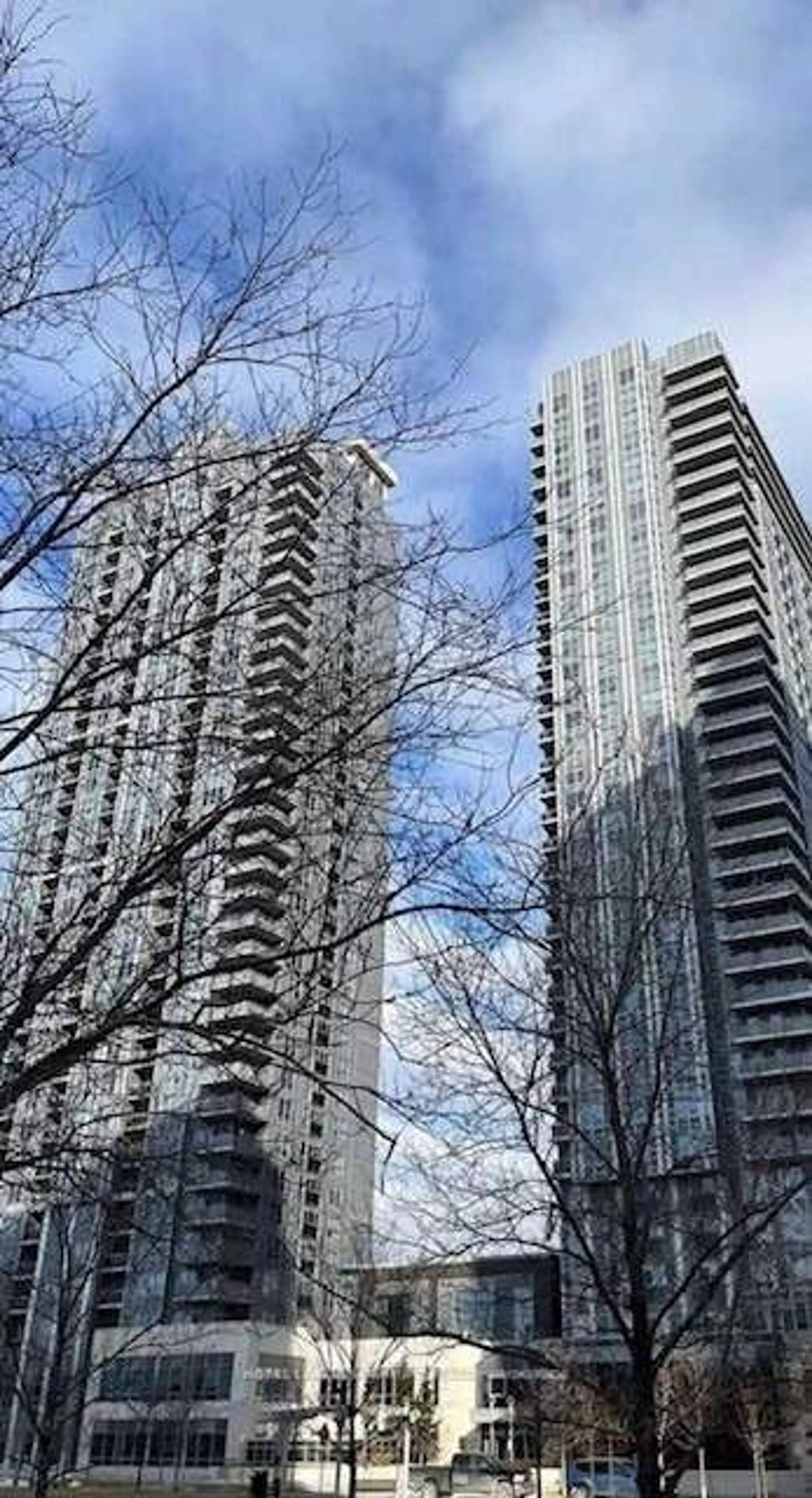 A pic from exterior of the house or condo for 255 VILLAGE GREEN Sq #1208, Toronto Ontario M1S 0L3