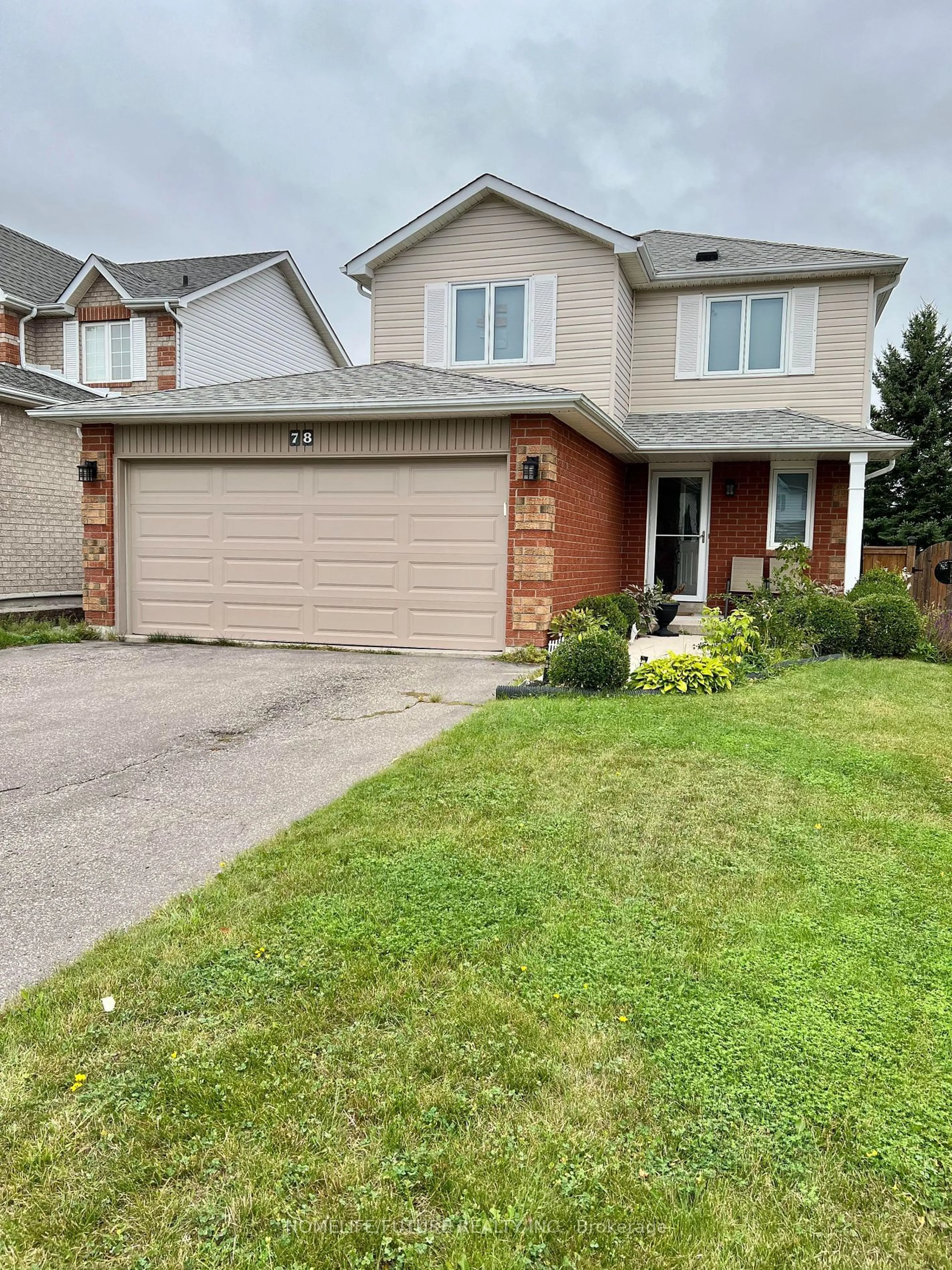 Frontside or backside of a home for 78 Hooper Sq, Clarington Ontario L1C 4X8