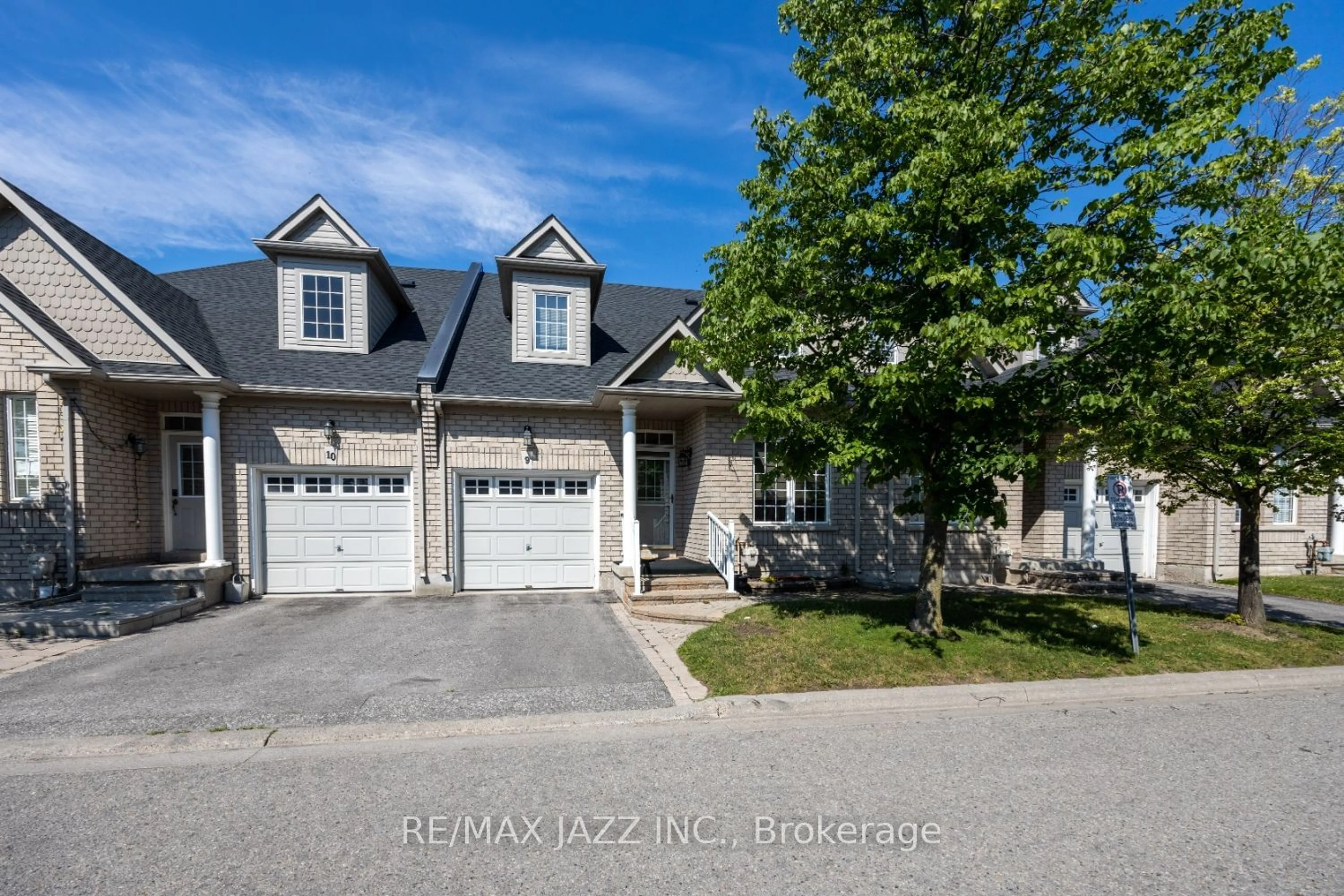 A pic from exterior of the house or condo, the street view for 19 Niagara Dr #9, Oshawa Ontario L1G 8A7