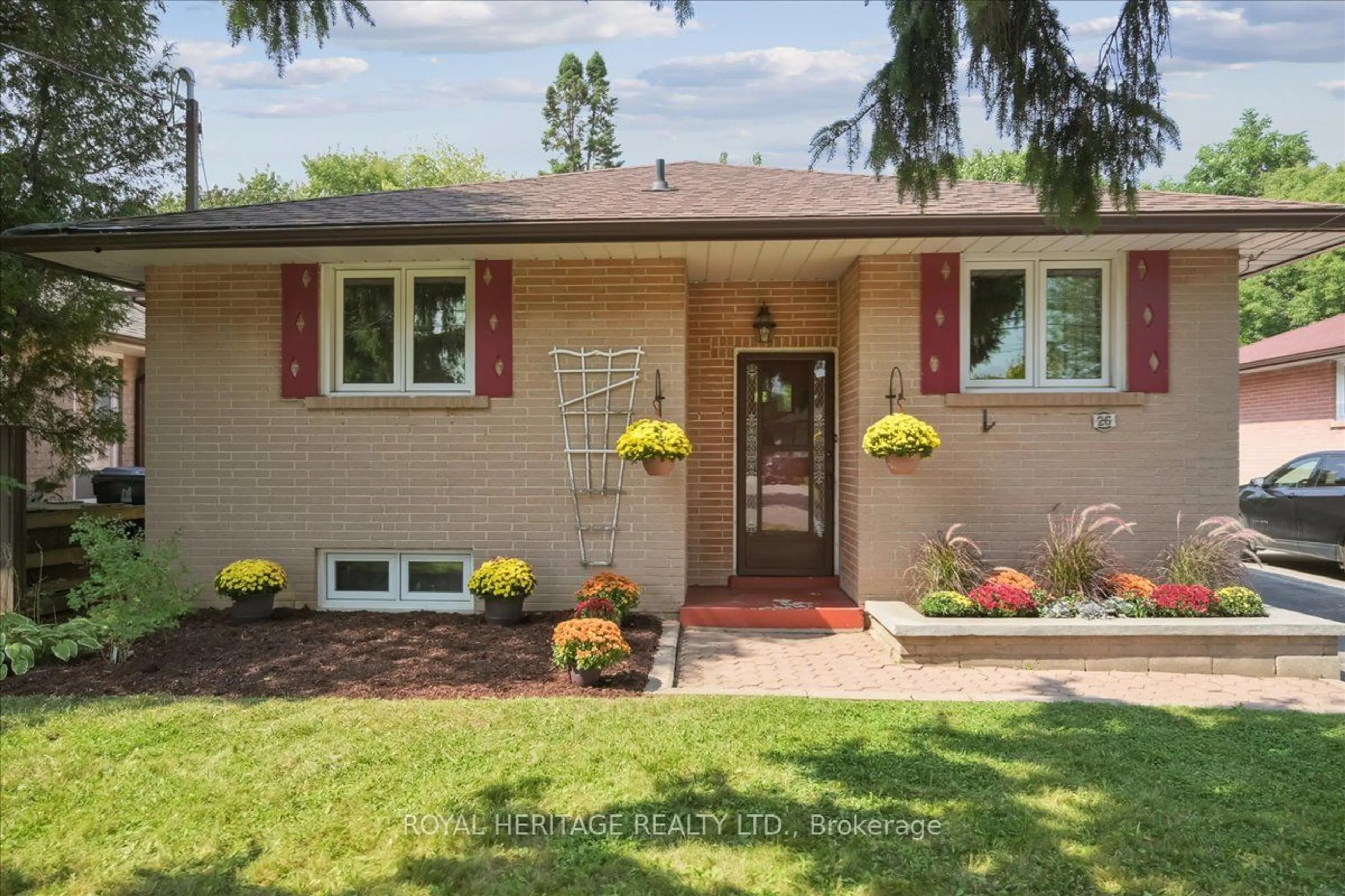 Home with brick exterior material for 26 Oakridge Dr, Toronto Ontario M1M 2A4