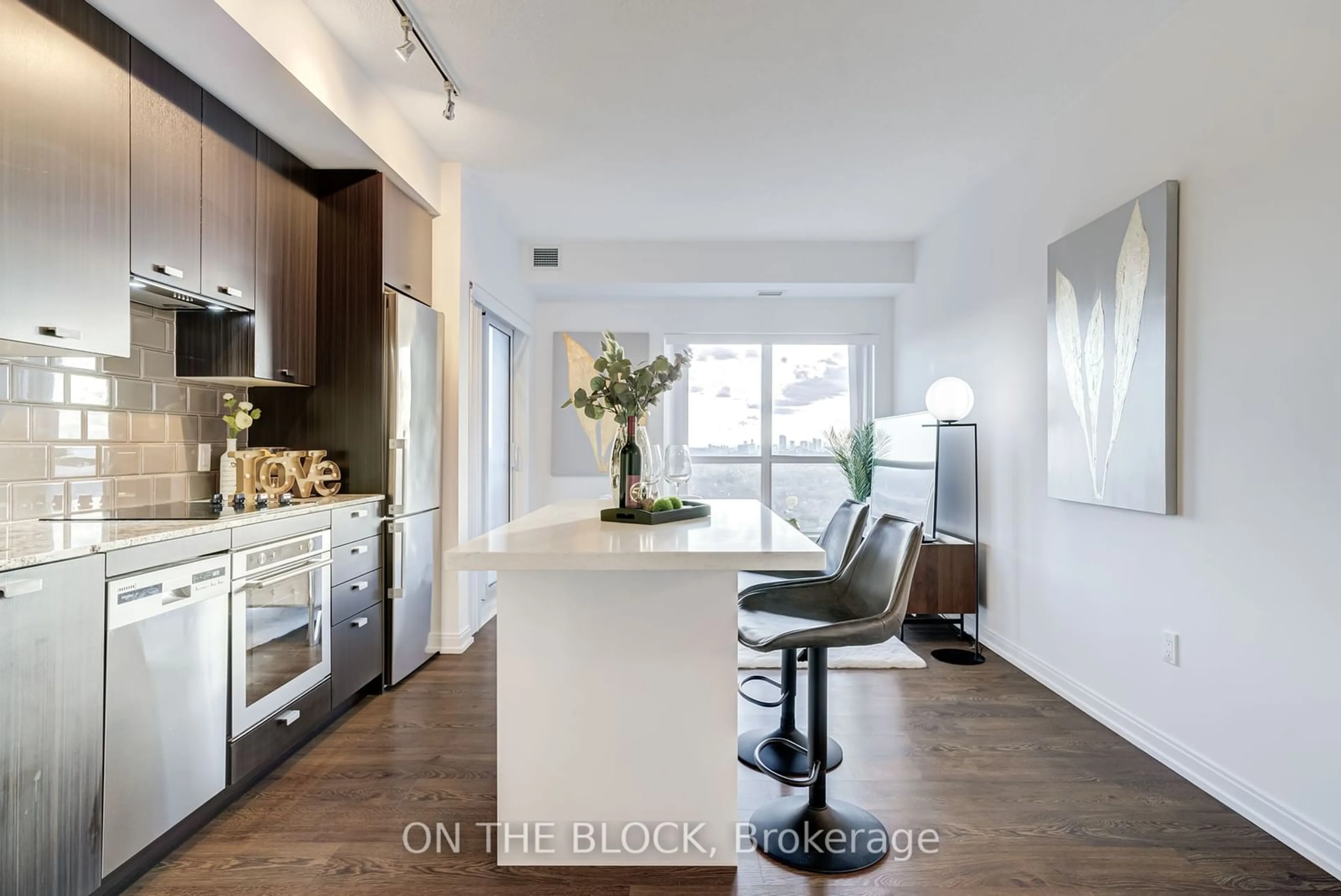 Contemporary kitchen for 275 Village Green Sq #2922, Toronto Ontario M1S 0L8