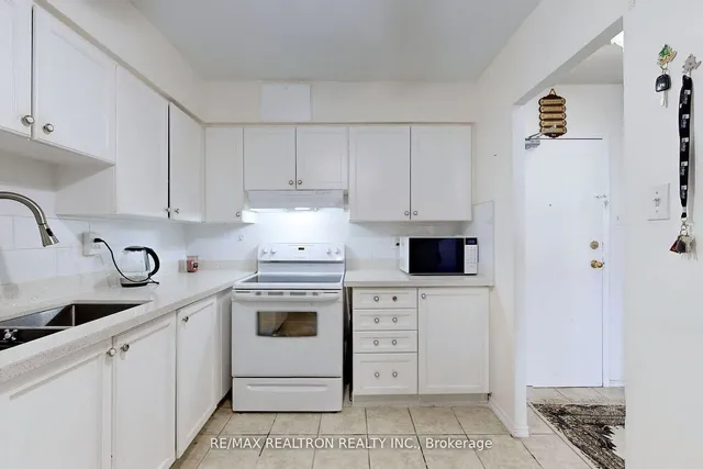 Additional property image - 3380 Eglinton Ave Unit 1411