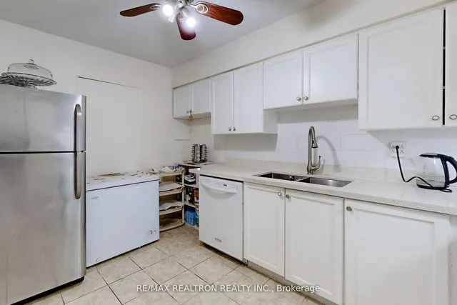 Additional property image - 3380 Eglinton Ave Unit 1411