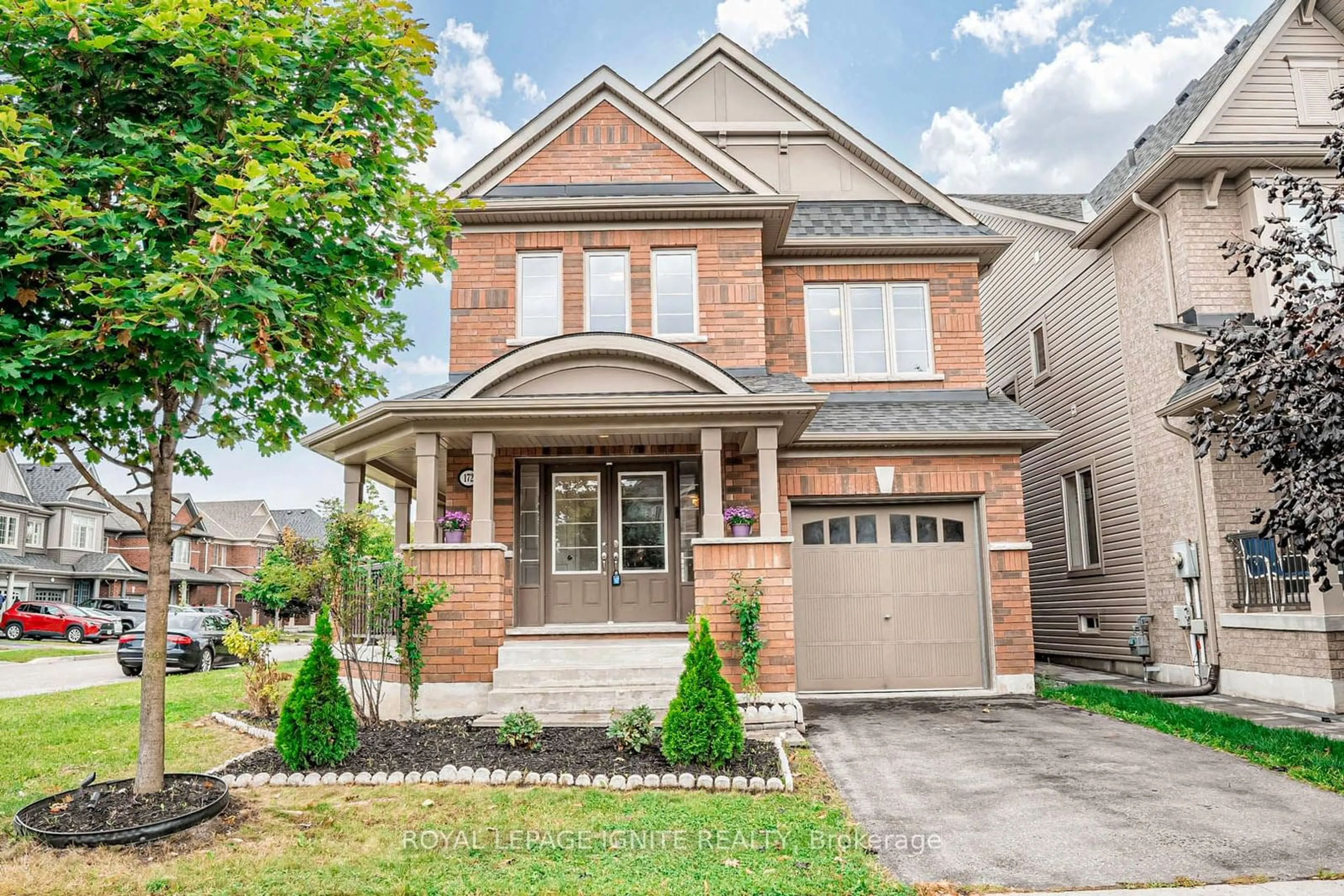 Home with brick exterior material for 172 Nearna Dr, Oshawa Ontario L1L 0H1