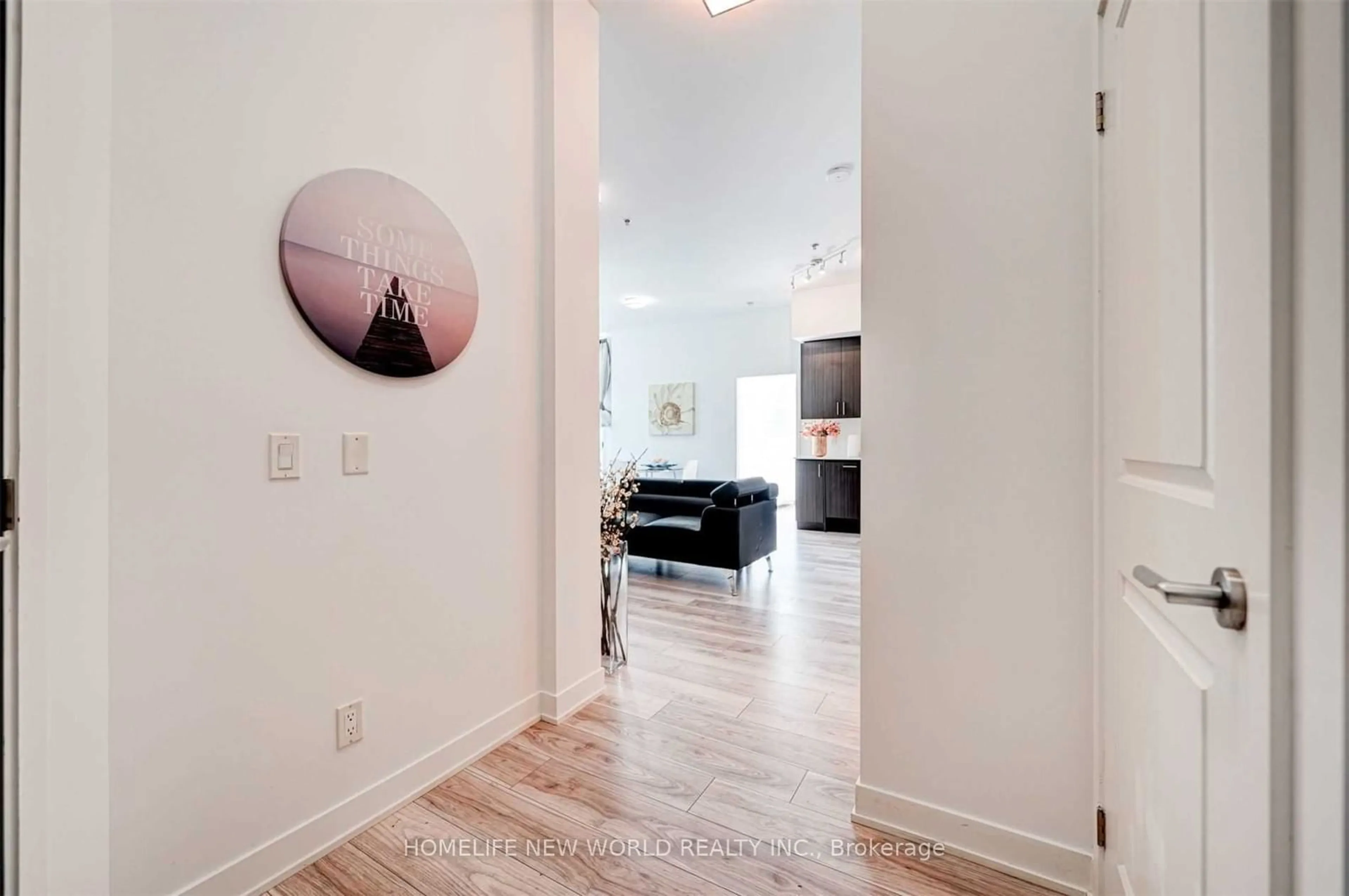 Indoor entryway for 195 Bonis Ave #101, Toronto Ontario M1T 0A5