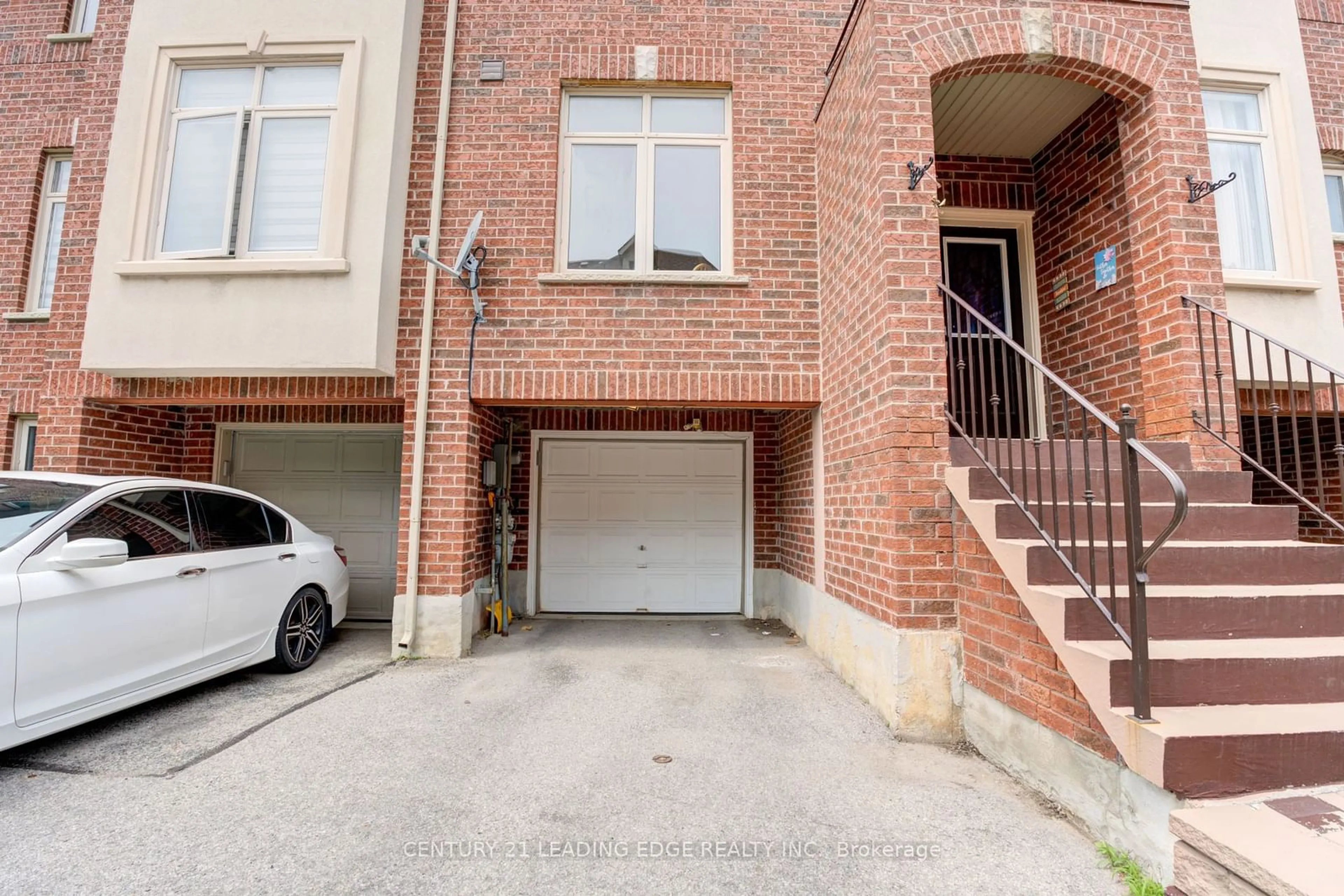 Street view for 65 Mcnab Blvd, Toronto Ontario M1M 2W6