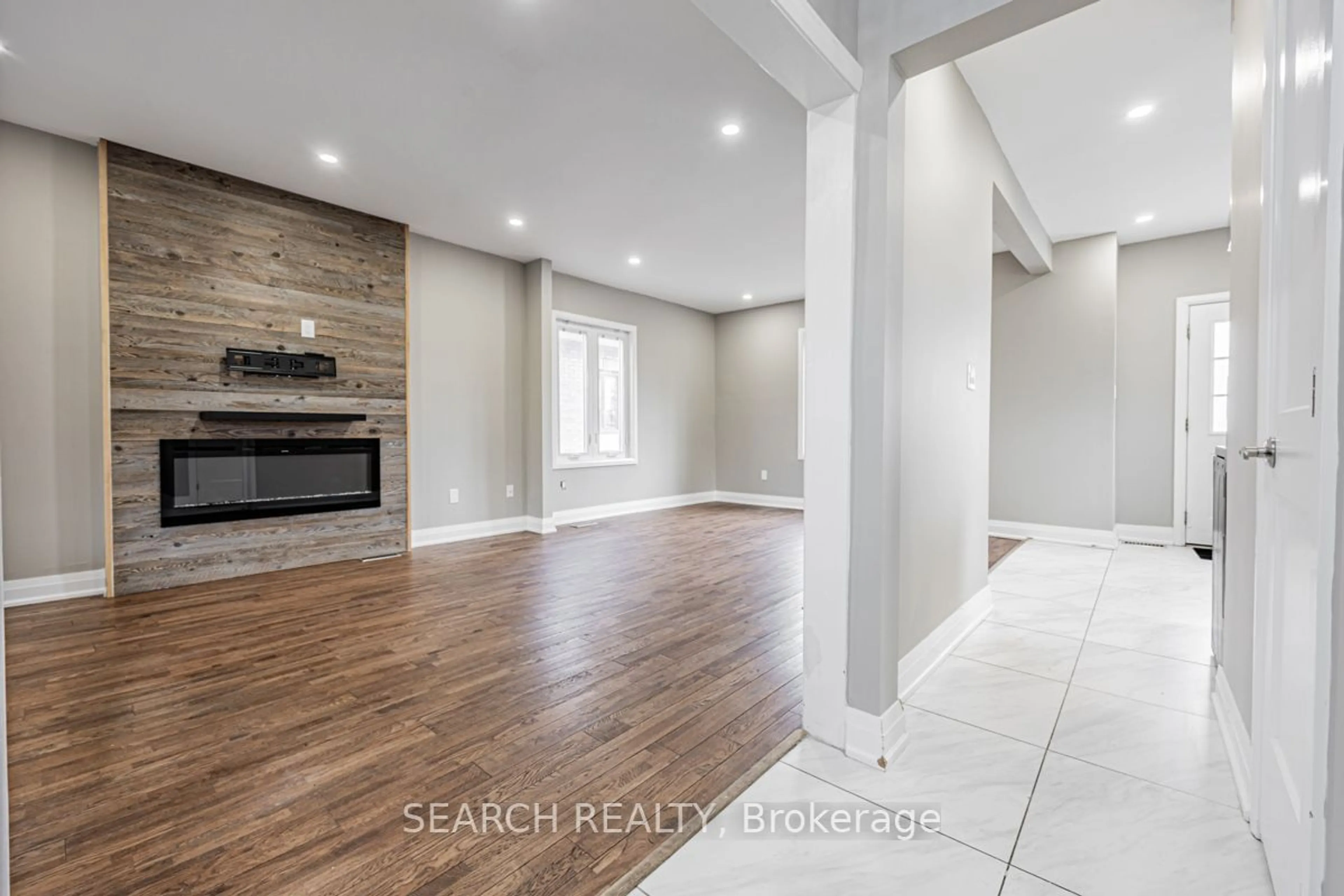 Indoor entryway, wood floors for 201 Ritson Rd, Oshawa Ontario L1H 5H6