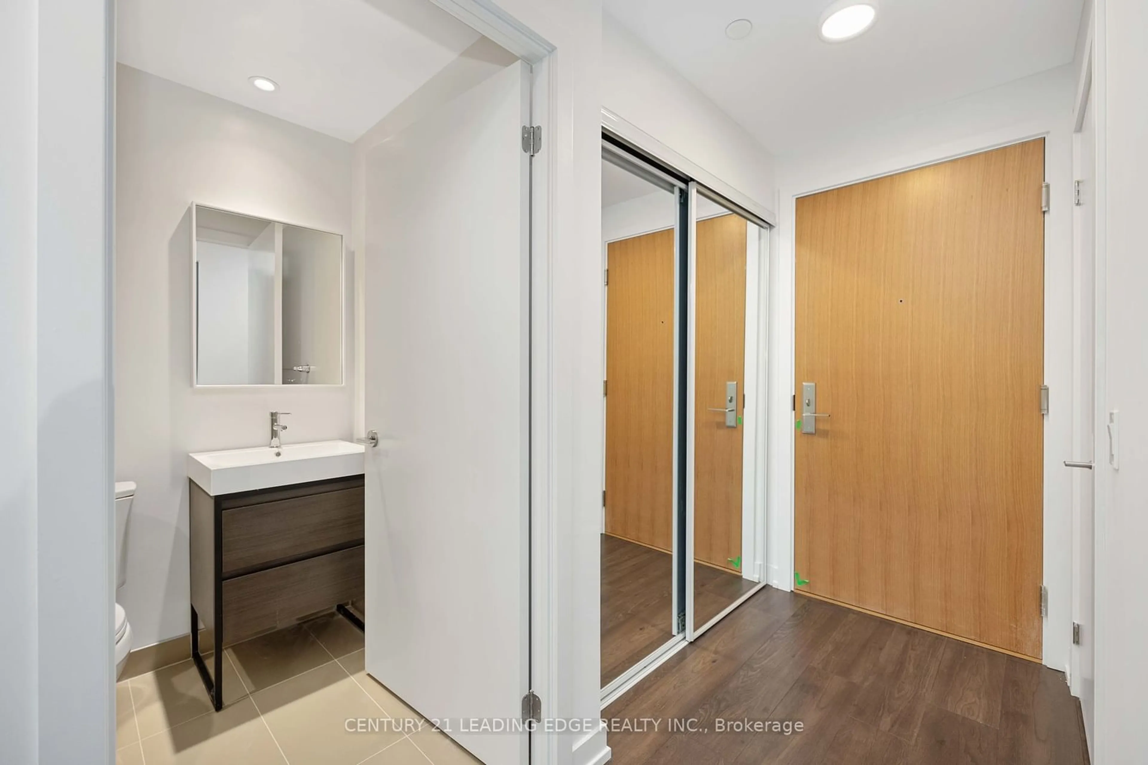 Bathroom, wood floors for 150 Logan Ave #611, Toronto Ontario M4M 0E4